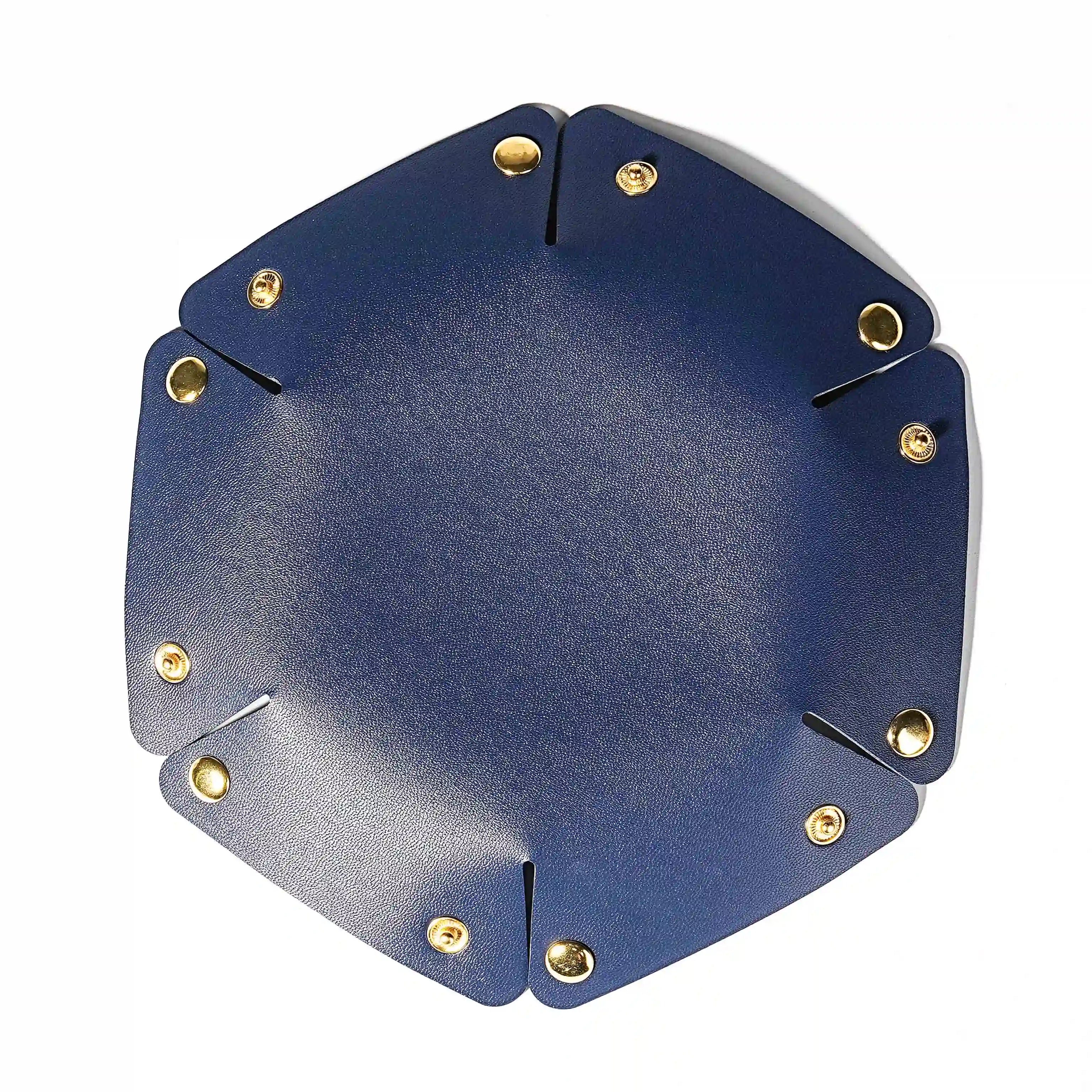 Unique, simple and assembleable semi-circular leather DND dice tray-RPG dice rolling pad