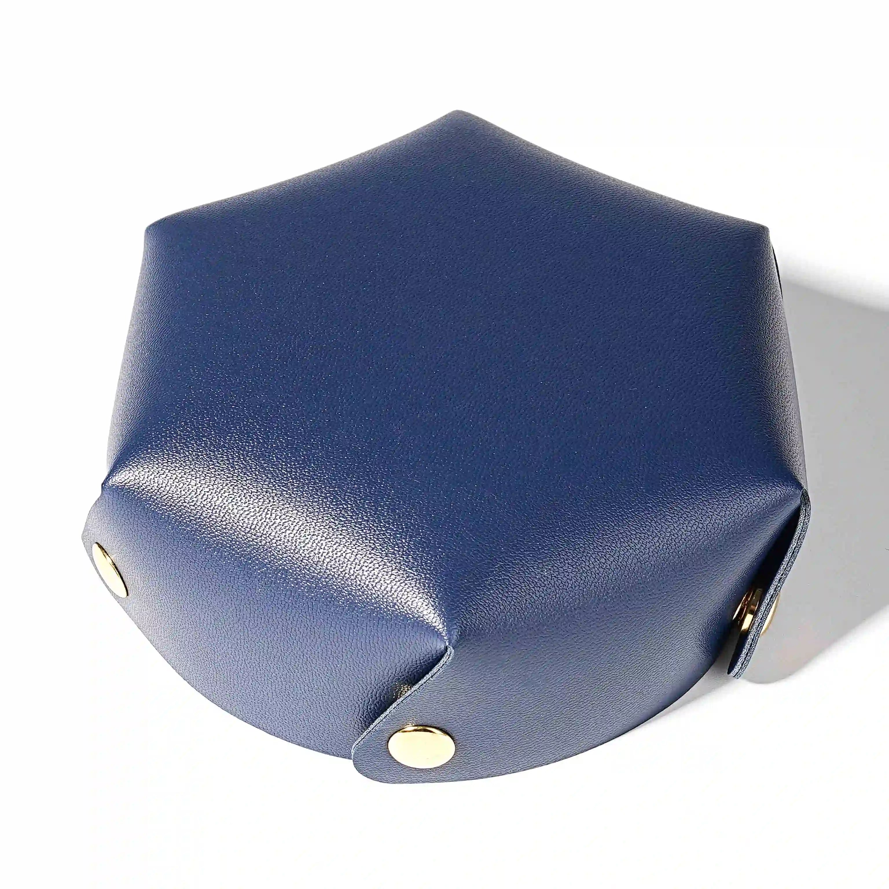 Unique, simple and assembleable semi-circular leather DND dice tray-RPG dice rolling pad