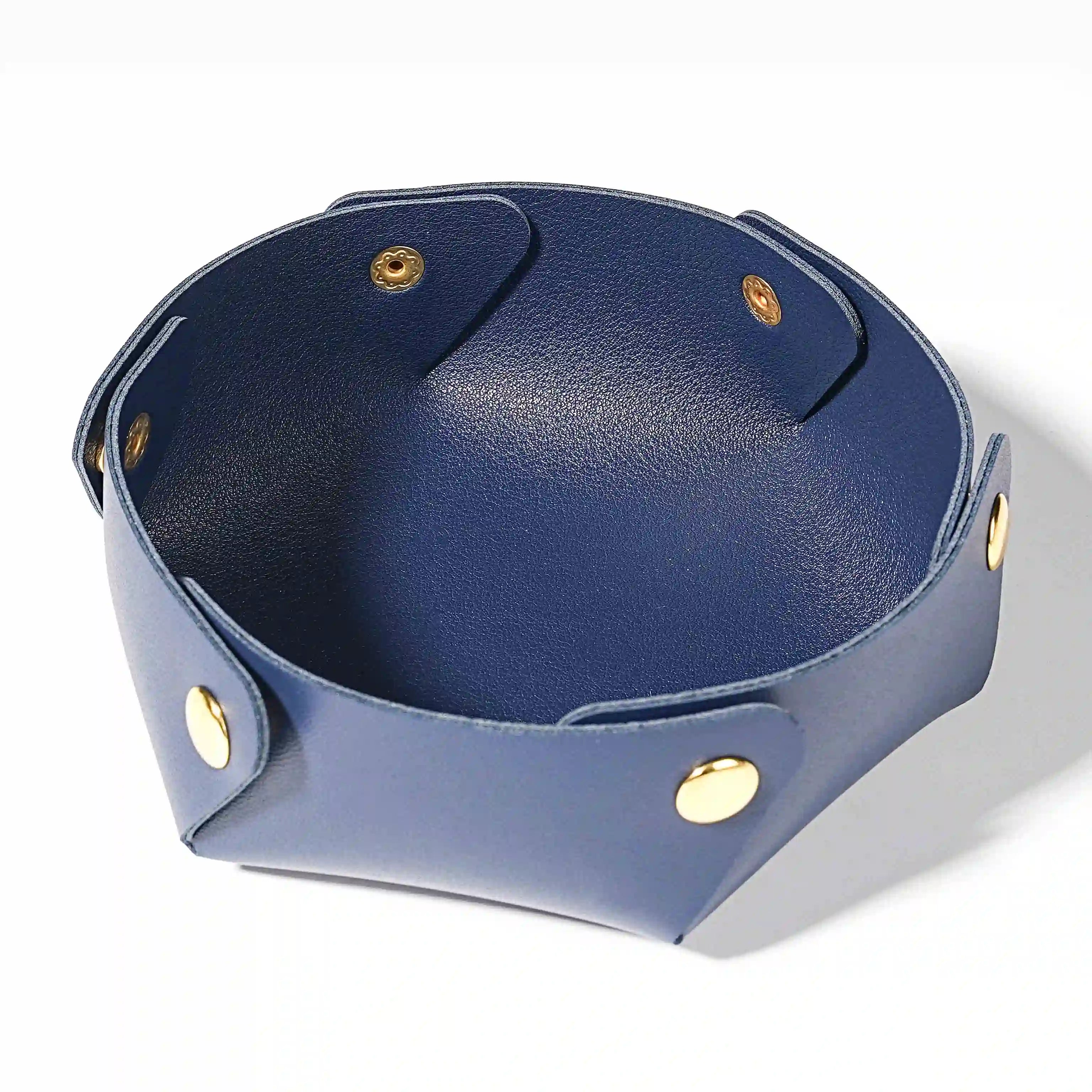 Unique, simple and assembleable semi-circular leather DND dice tray-RPG dice rolling pad
