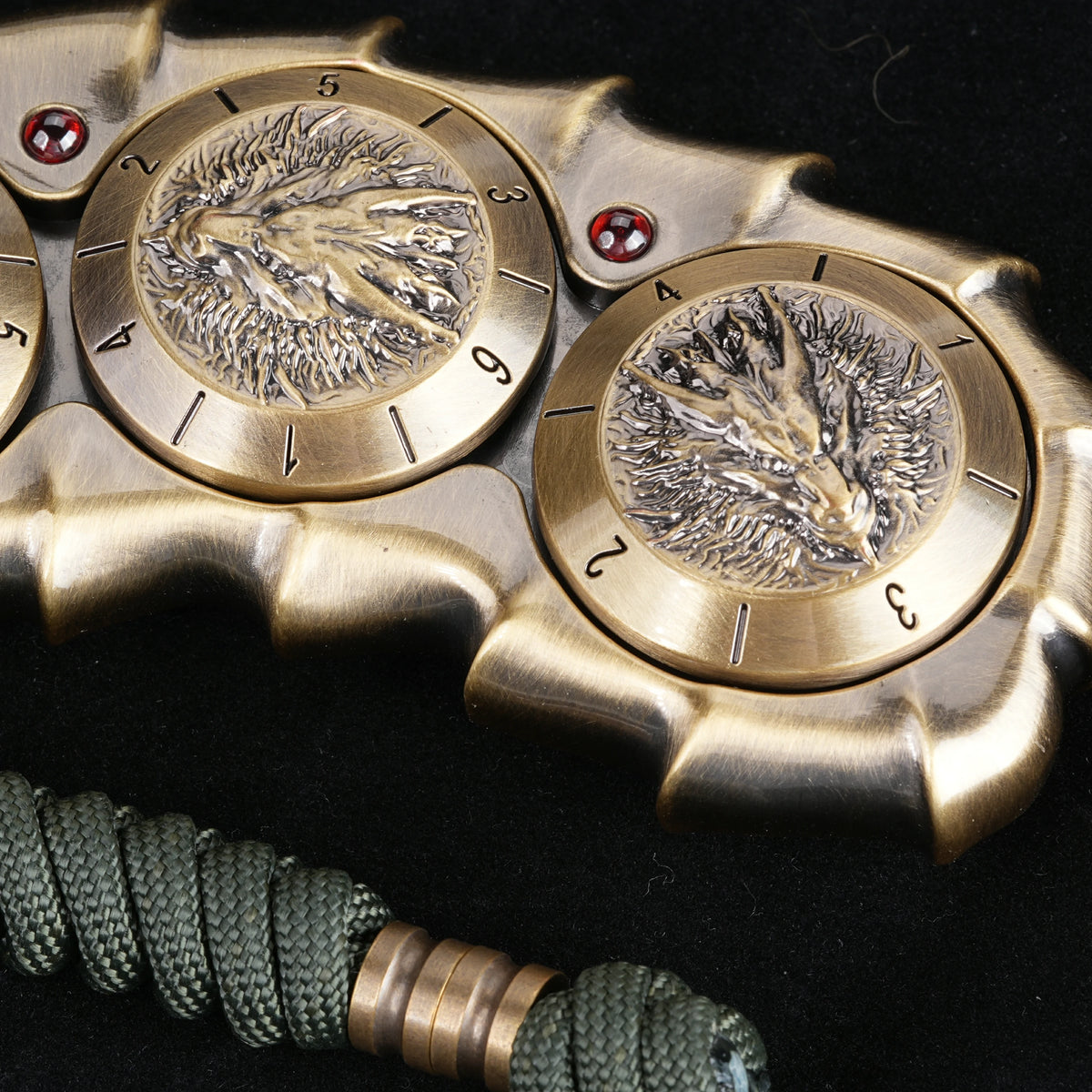 Cool 7-in-1 Metal Rotating Handheld Dice