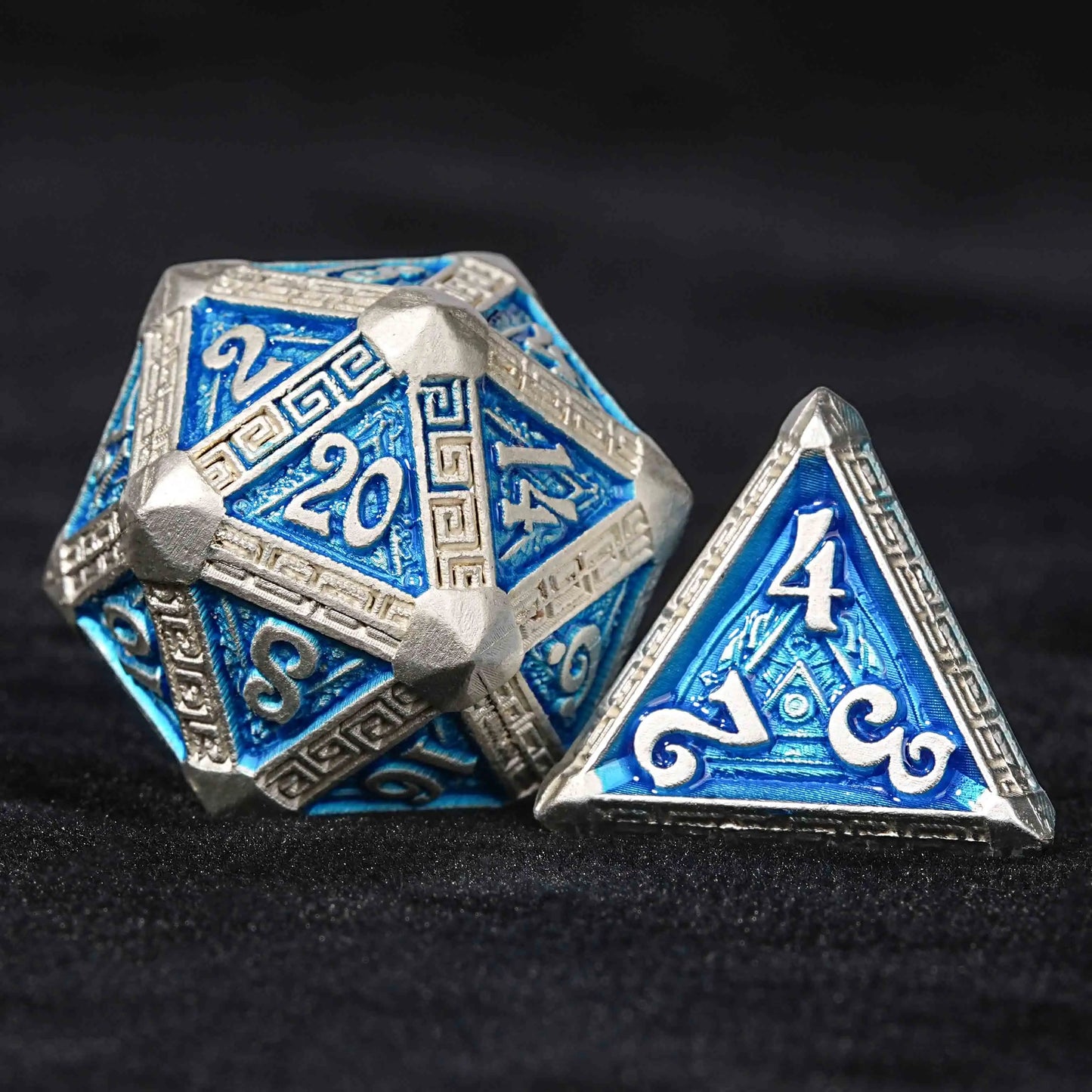 Silver and Blue Greek Refrain Metal DND D20 Dice、D4 Dice | Bear Dice