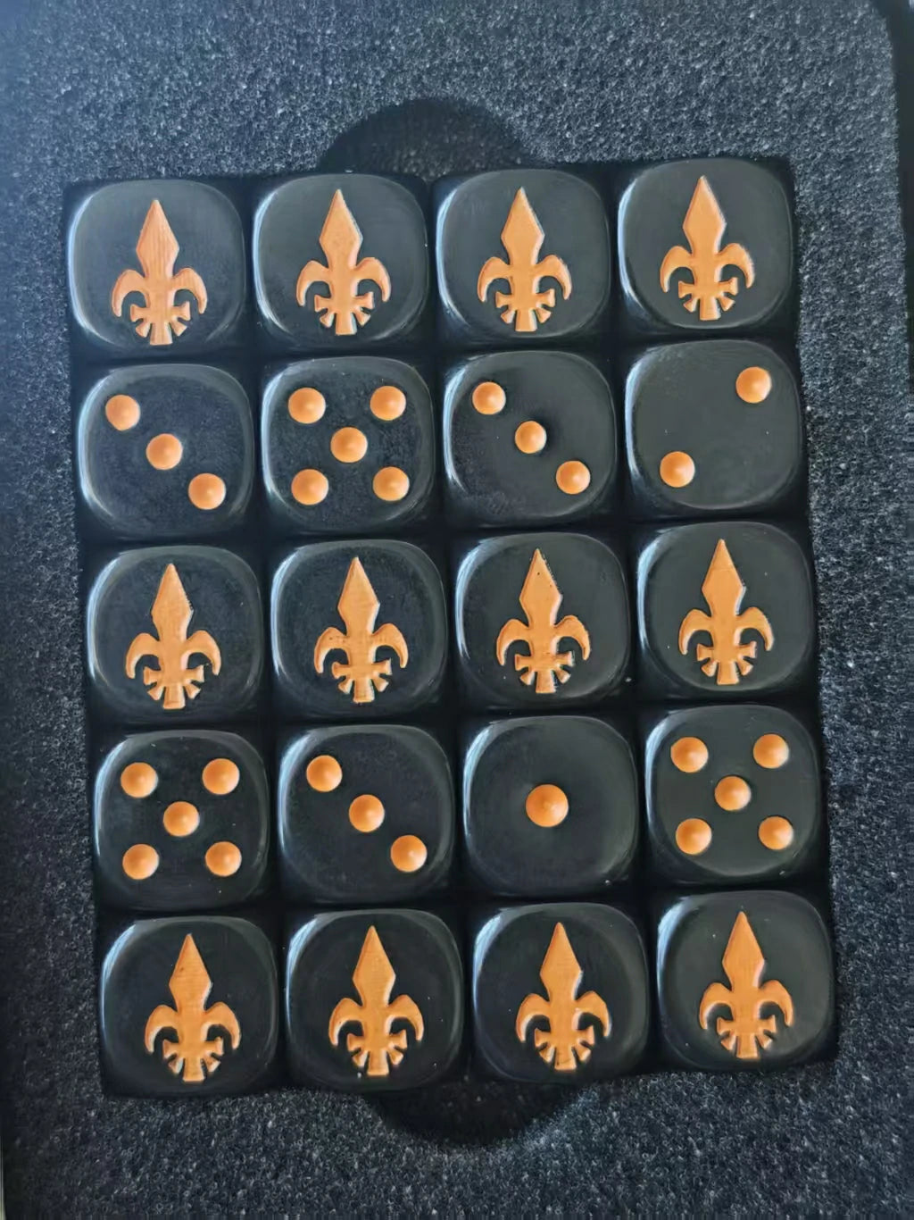 Warhammer 40K Sisters of Battle Black Opaque Rounded-Corner Acrylic D6 Dice