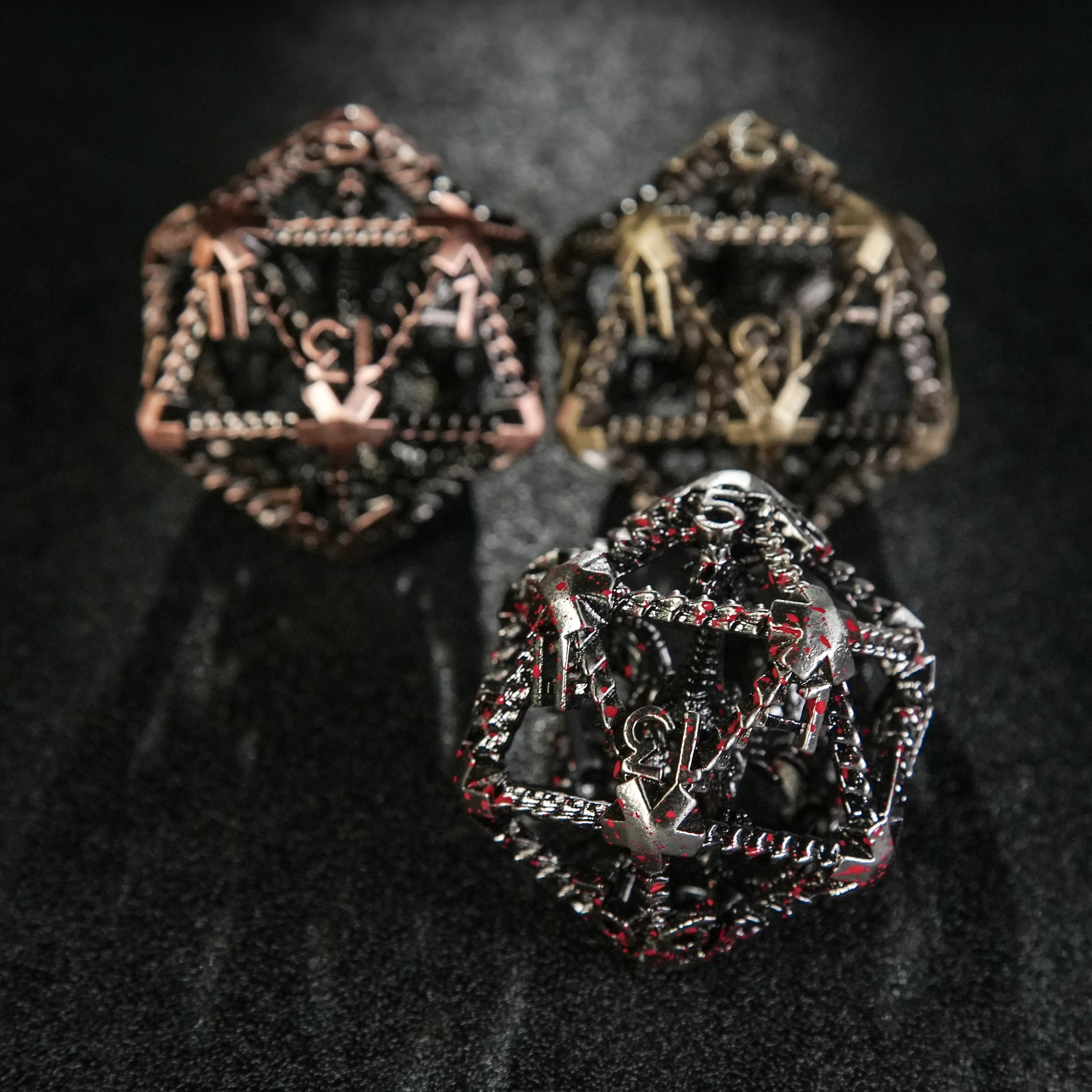 40mm 3D Metal Flying Dragon Blood Hollow D20 Polyhedron Dice Details | Bear Dice