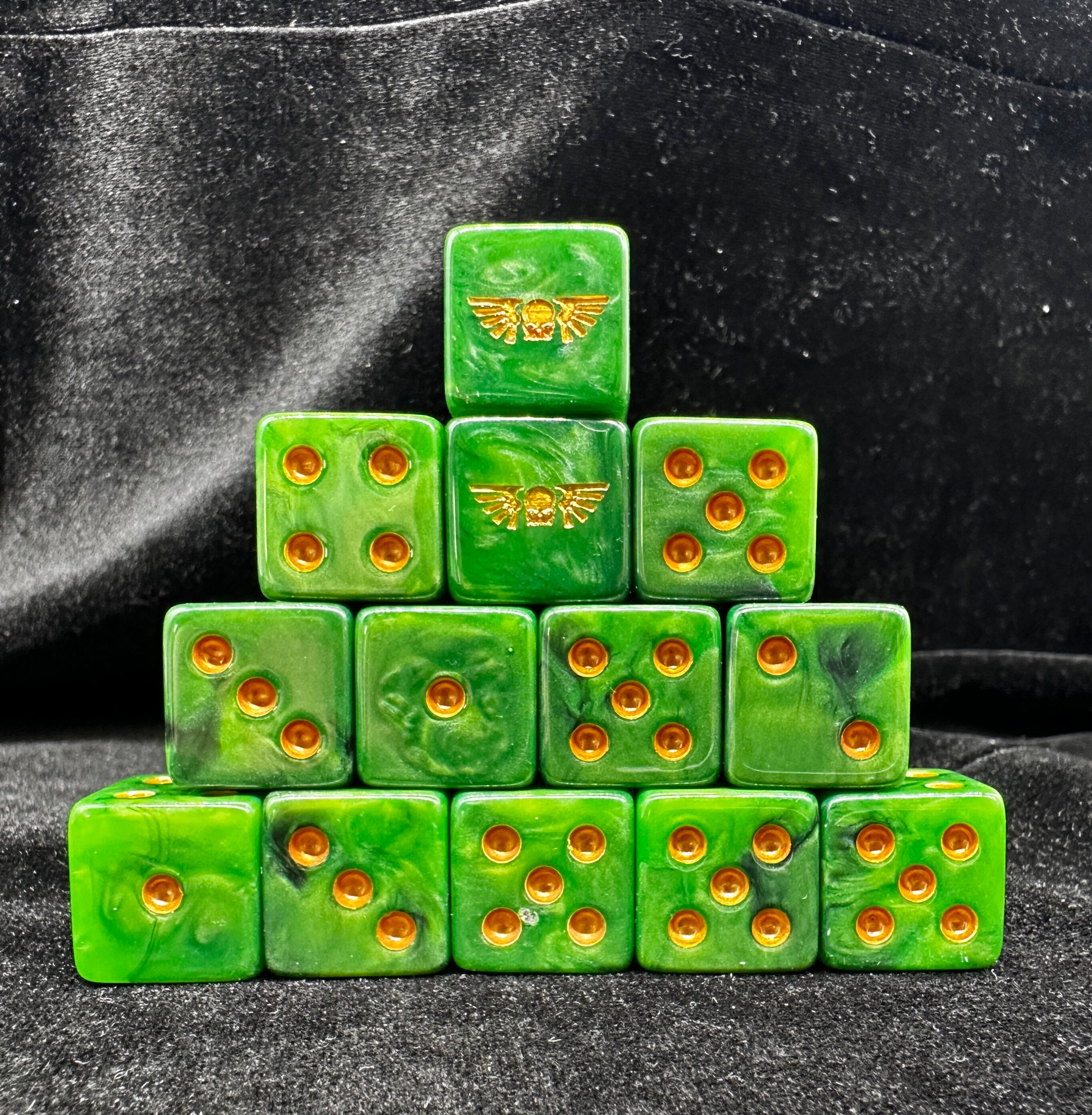 Warhammer 40K Space Marines Green Pearlescent Acrylic D6 Dice