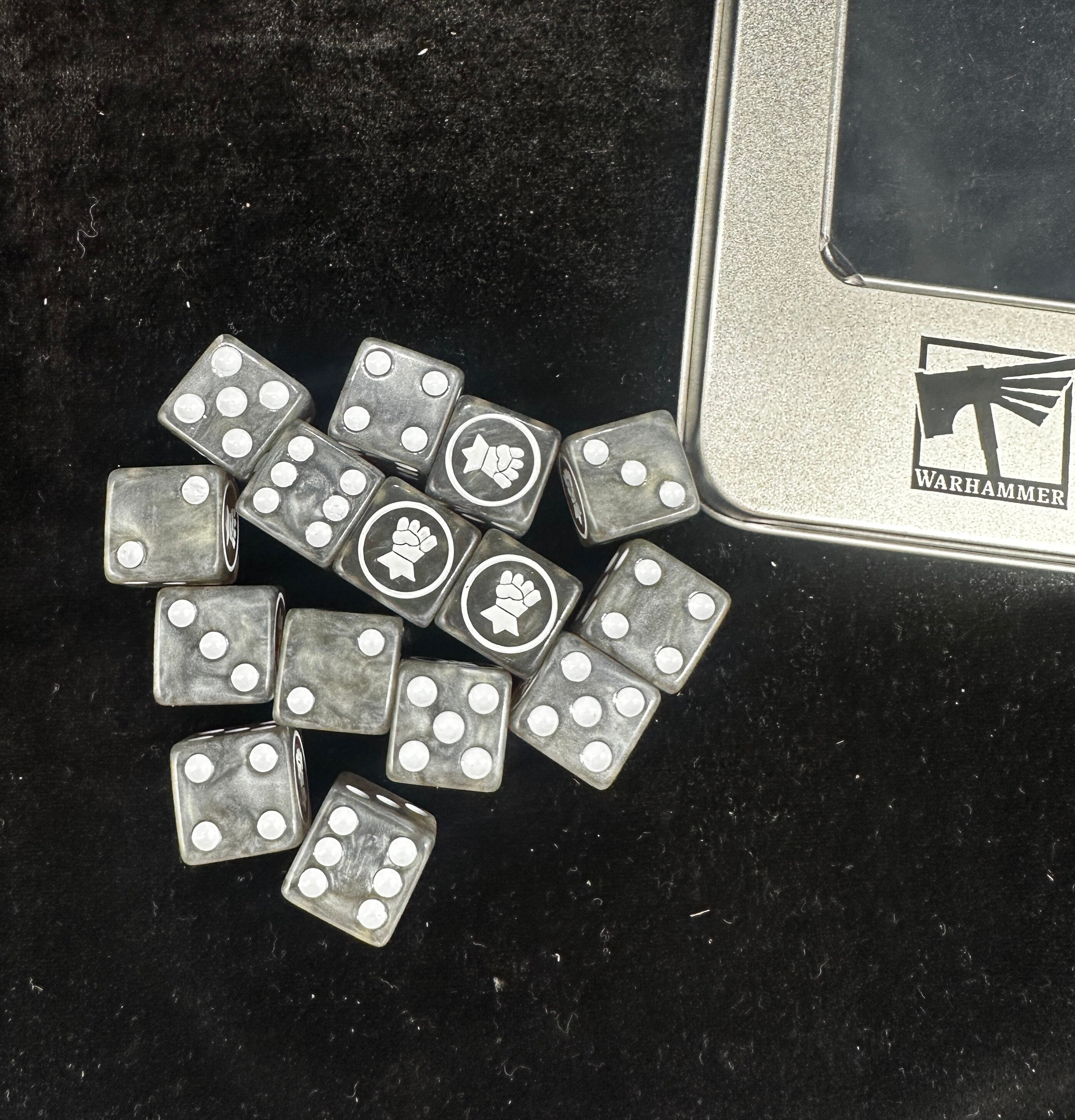 Warhammer 40K Imperial Fist Grey Swirl Pearl Resin D6 Dice