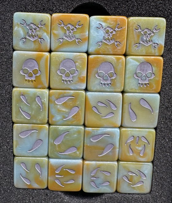 Warhammer 40K Orks Yellow-Green Pearlescent Acrylic D6 Dice Set