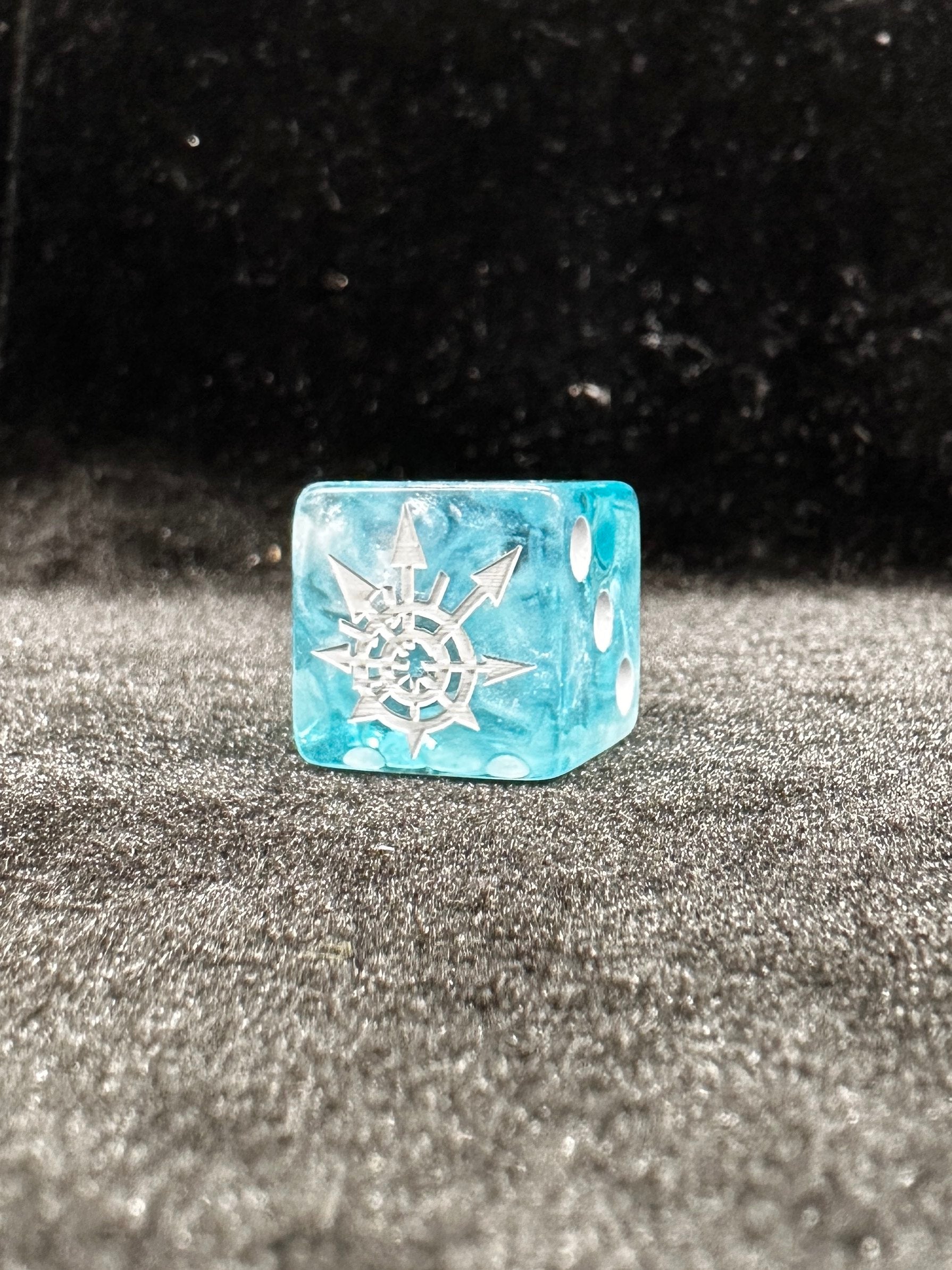 Warhammer 40K Chaos God Blue Transparent Acrylic D6 Dice