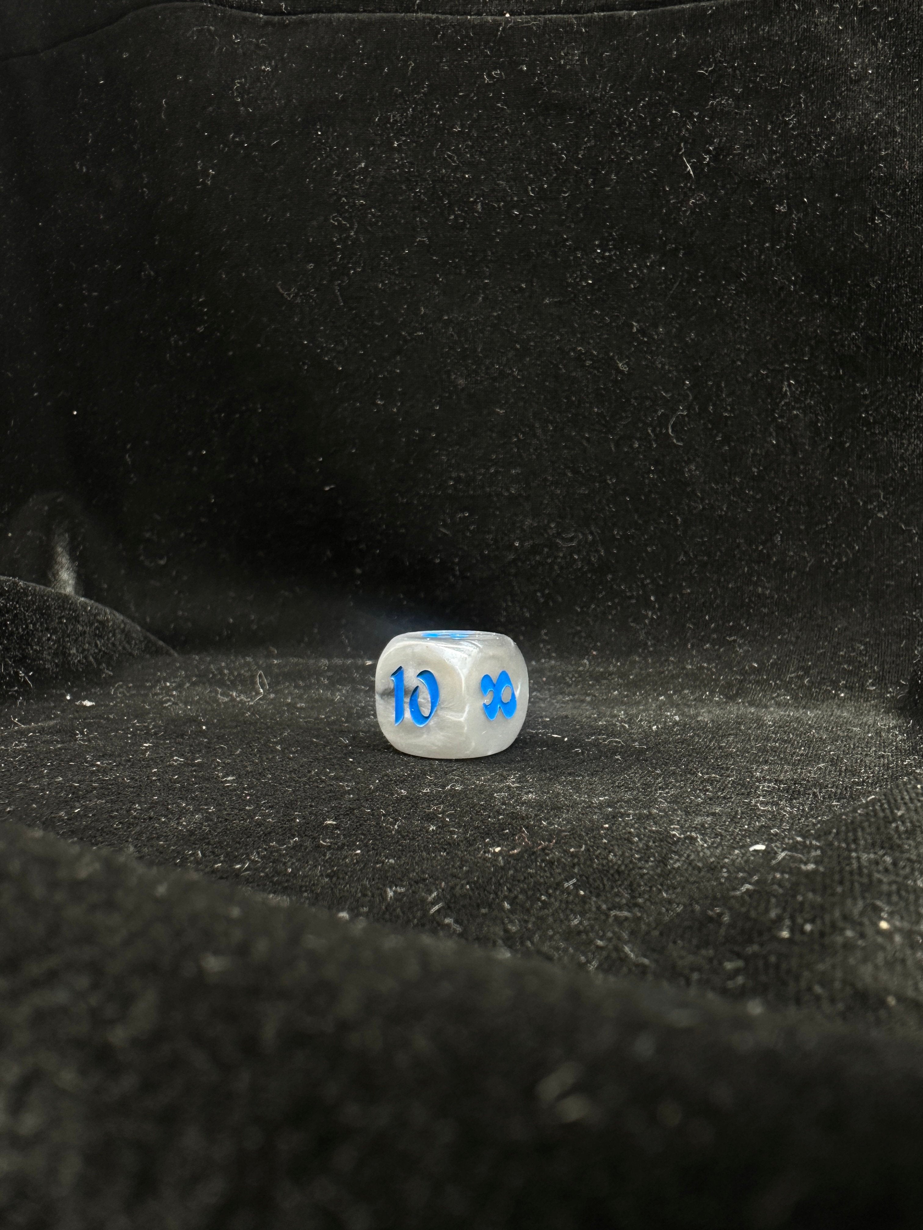 Warhammer 40K Idoneth Deepkin Mixed Color Pearlescent Acrylic D6 Dice Set