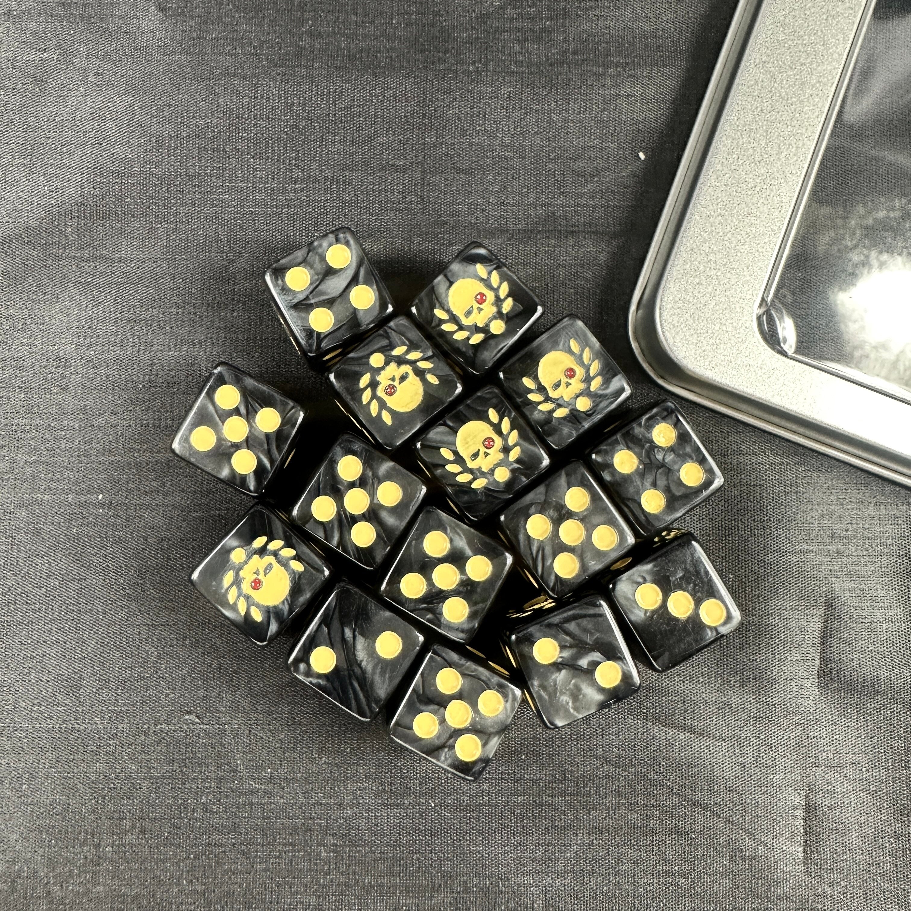 Warhammer 40K Astra Militarum Commissar Yarrick Black Swirl Acrylic D6 Dice