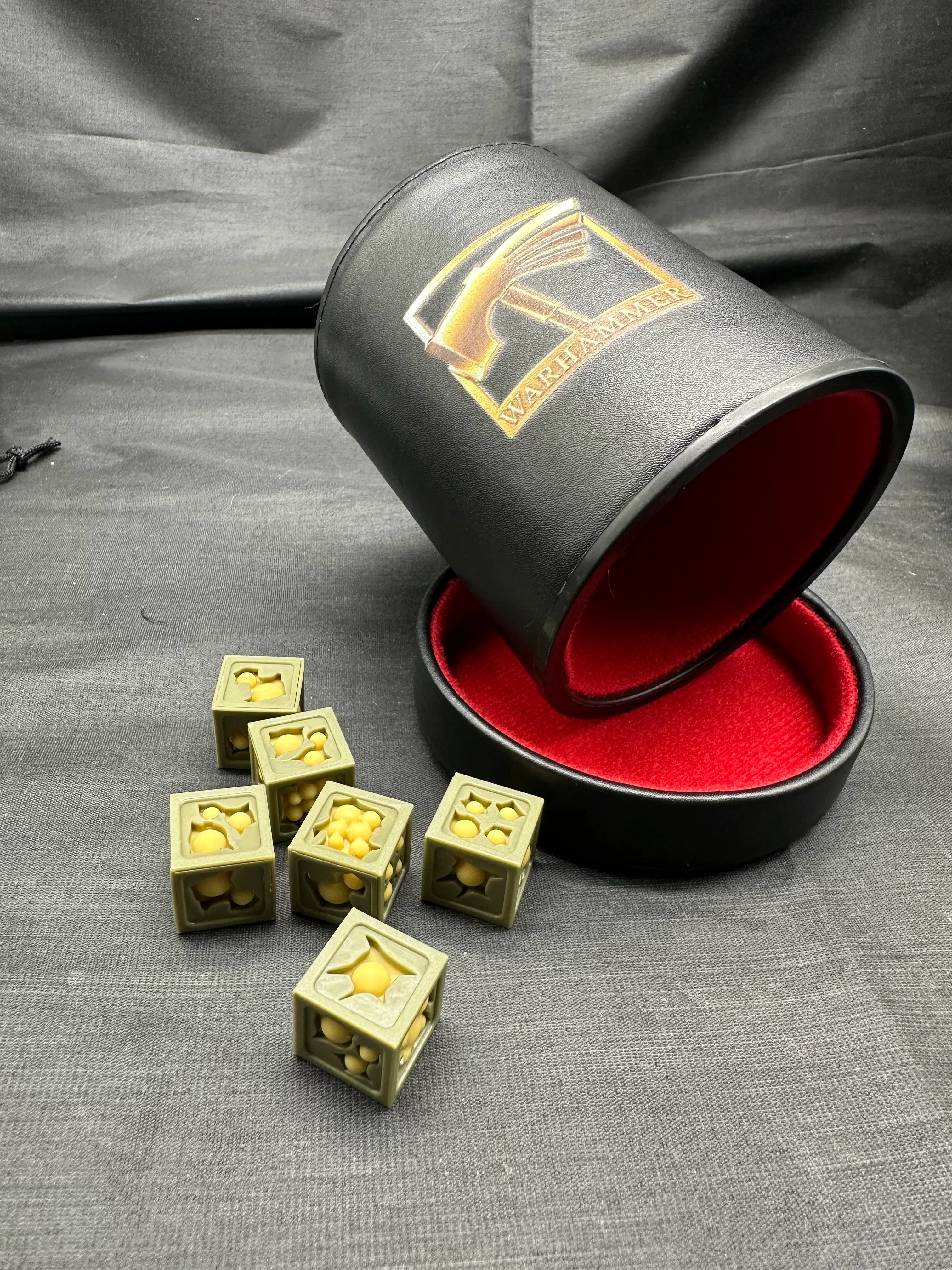 Warhammer 40k Dice Shaker AOS Leather-Faced Dice Shaker Storage Fairness Inner Velvet Soundproof Premium Interior
