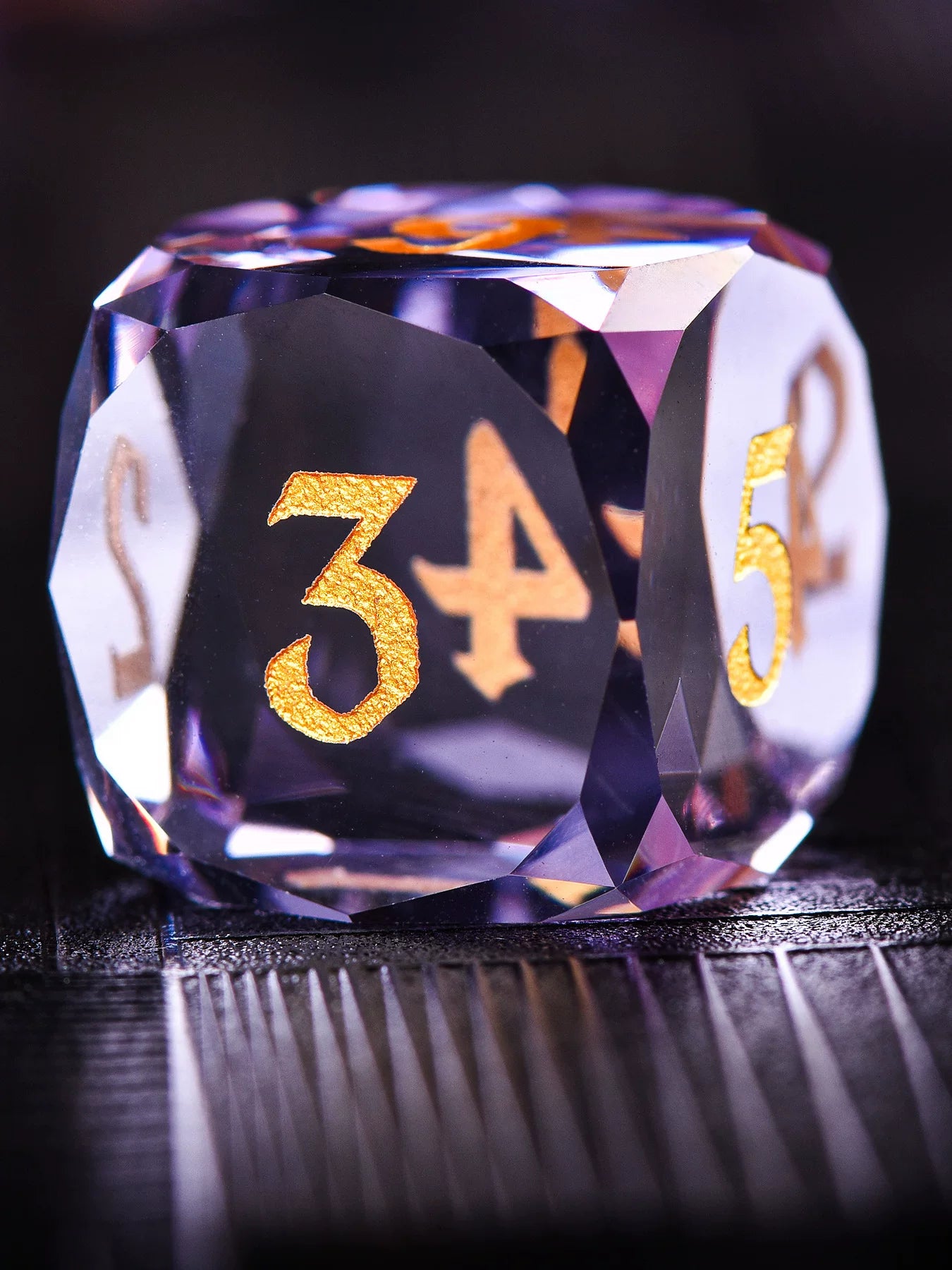 Multi-faceted purple glass DND dice, COC dice, running group dice, 20-sided gemstone dice, board game prop
