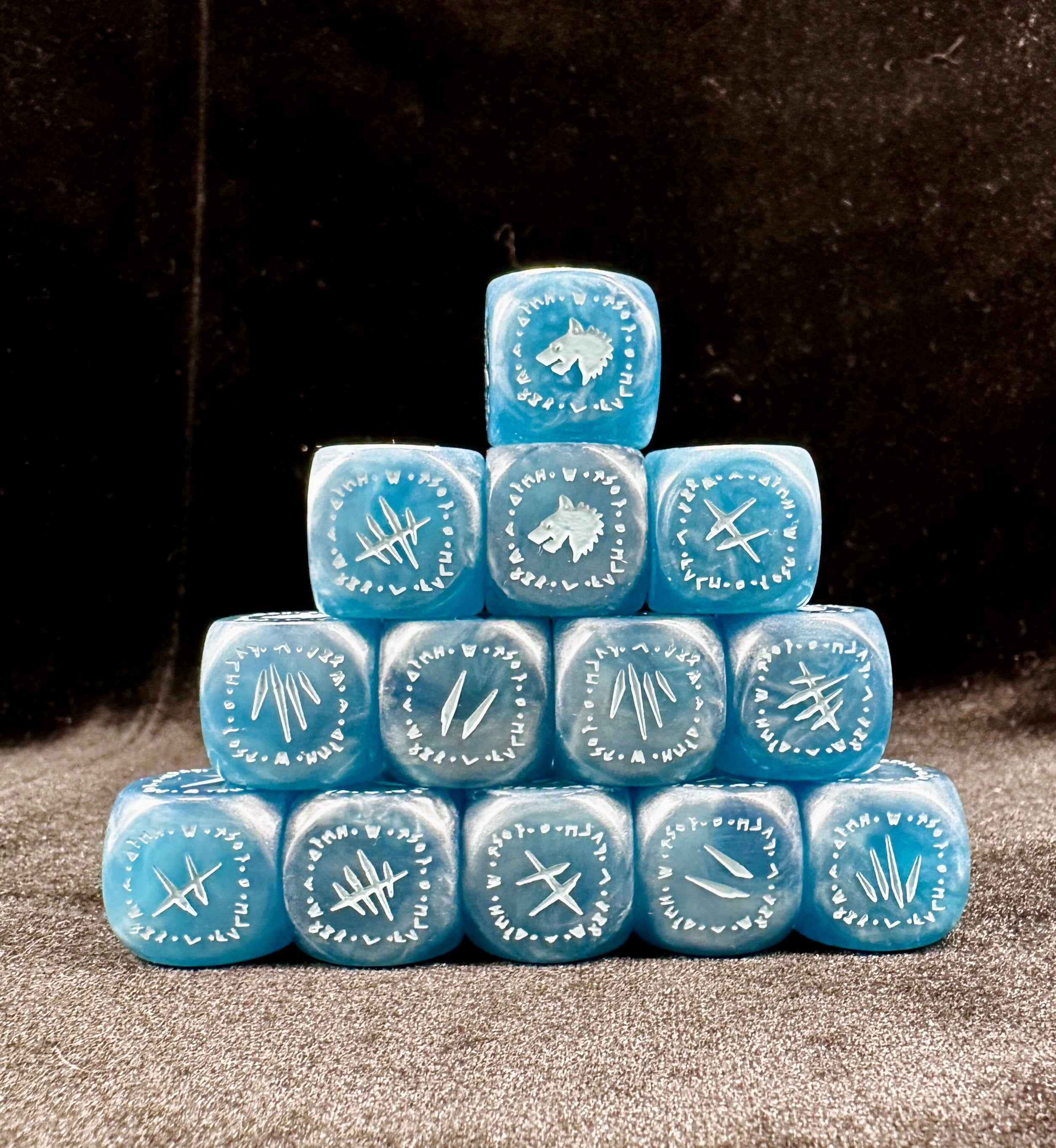 Warhammer 40K Space Wolves Ice Blue Swirl Pearlescent Acrylic D6 Dice
