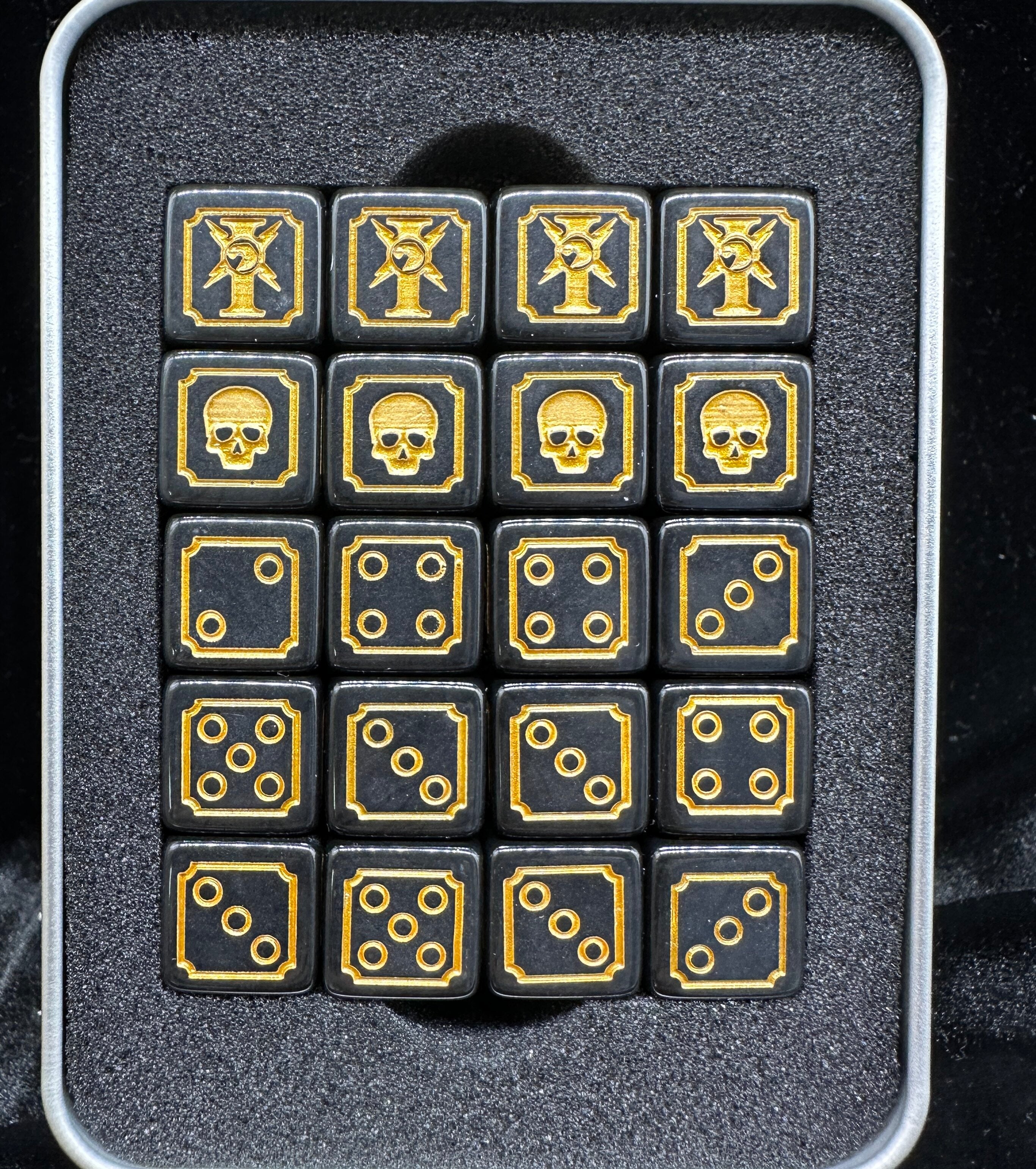 Warhammer 40K Necromancer Skull Black Acrylic D6 Dice