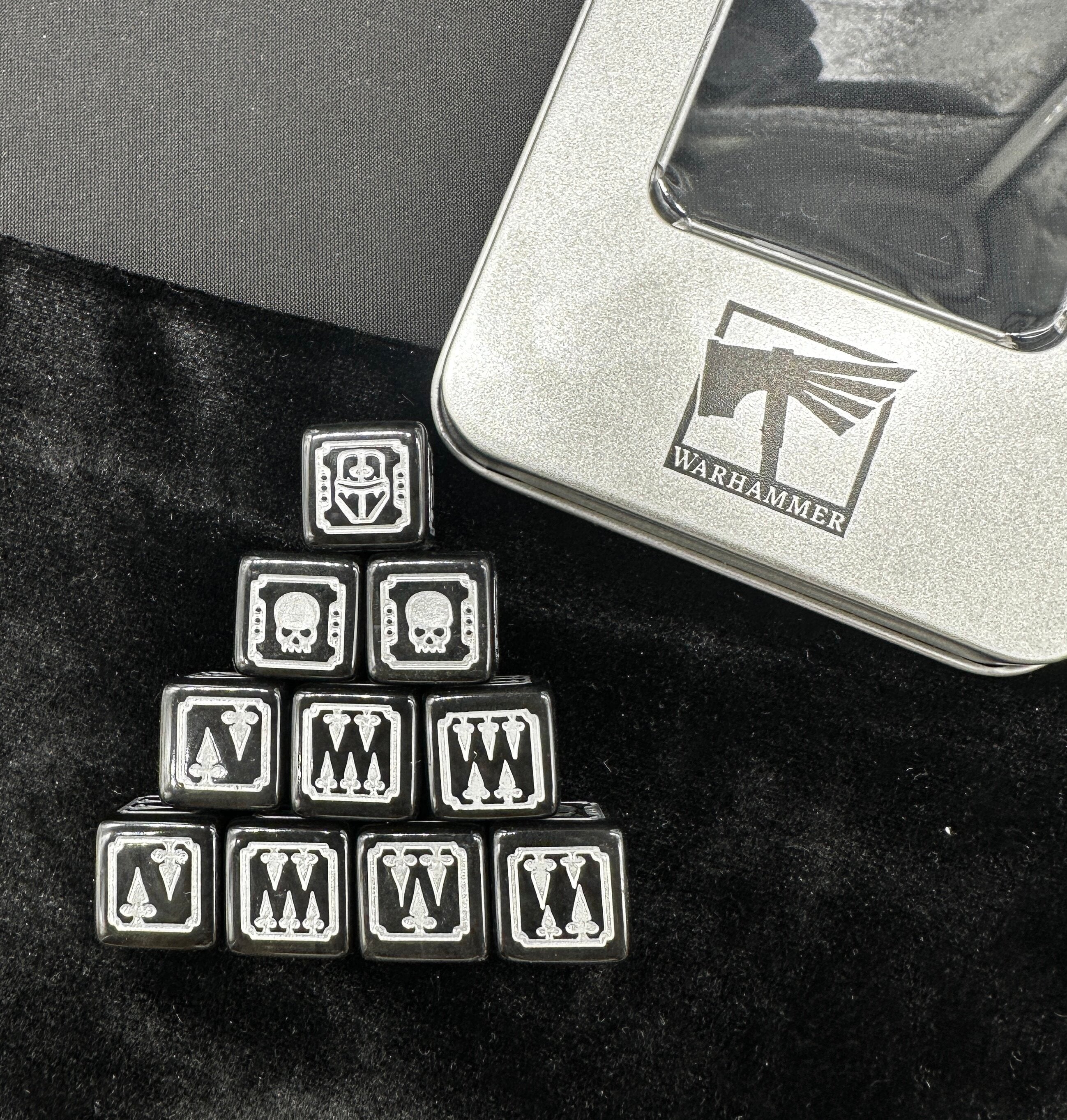 Warhammer 40K Imperial Knights Black Acrylic D6 Dice | Custom Tabletop Gaming Dice