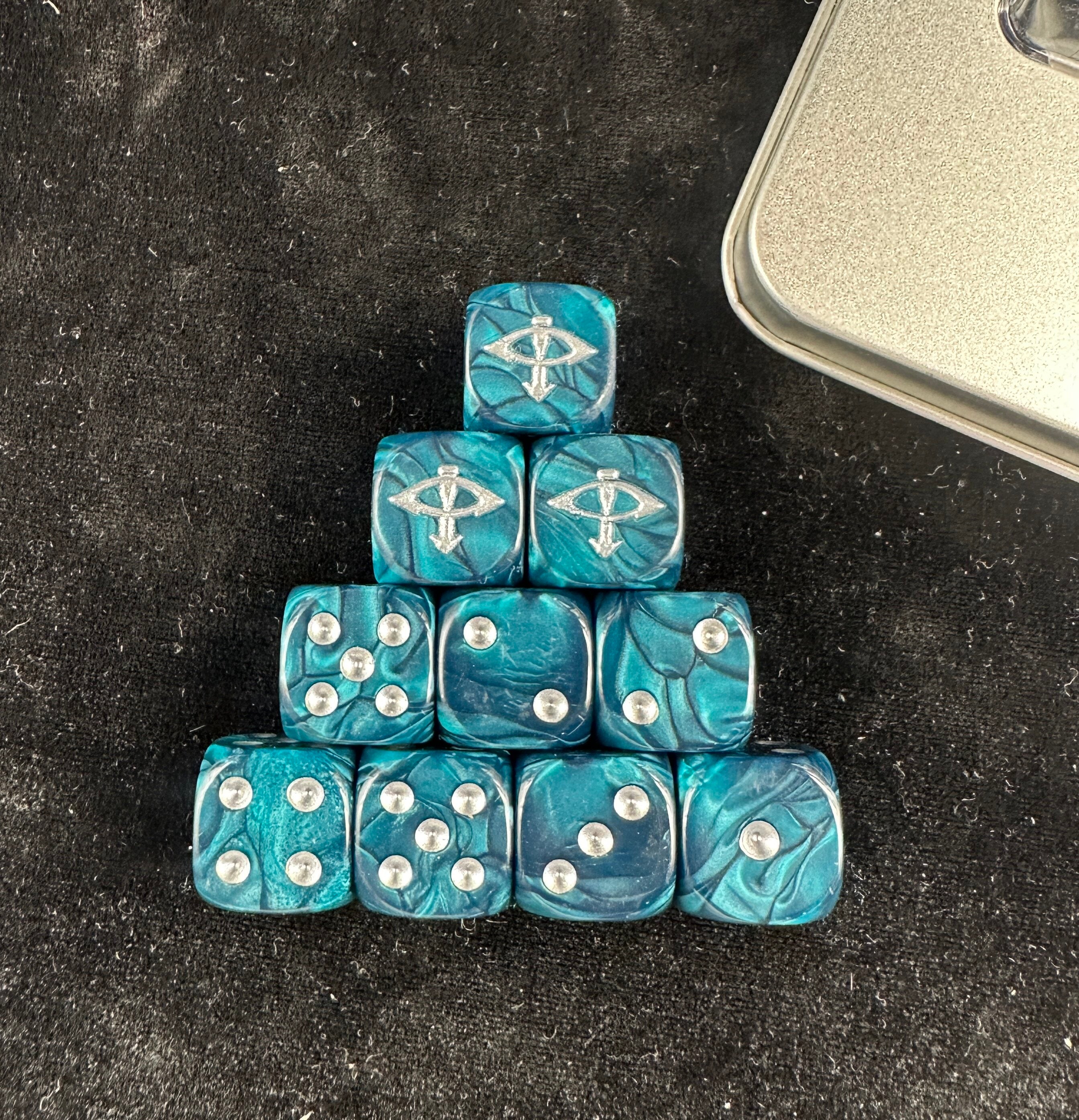 Warhammer 40K Horus Heresy Blue Swirl Pearlescent Acrylic D6 Dice