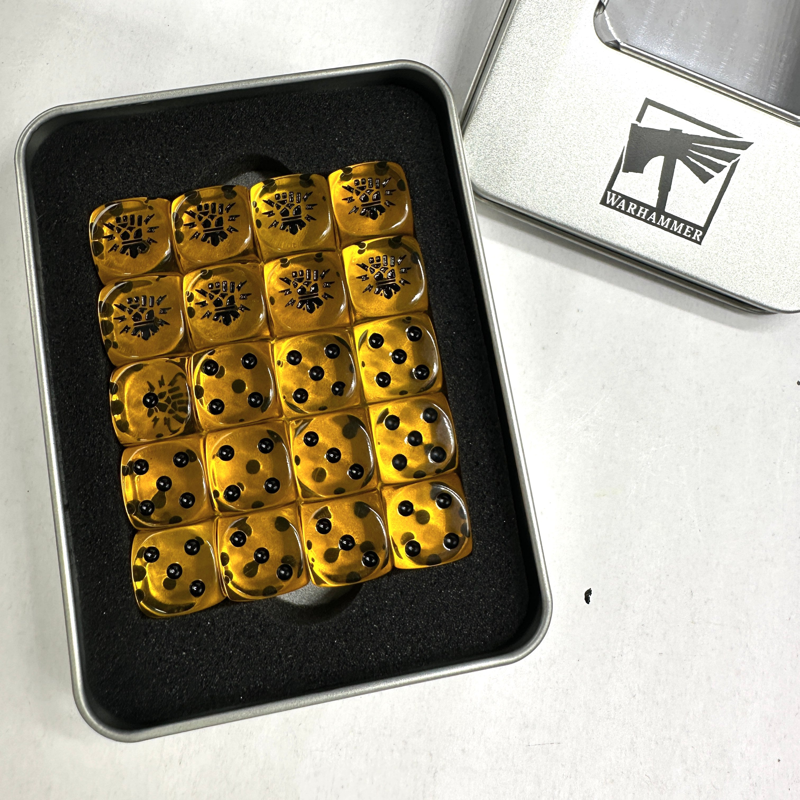 Warhammer 40K Imperial Fists Transparent Yellow Acrylic D6 Dice Set
