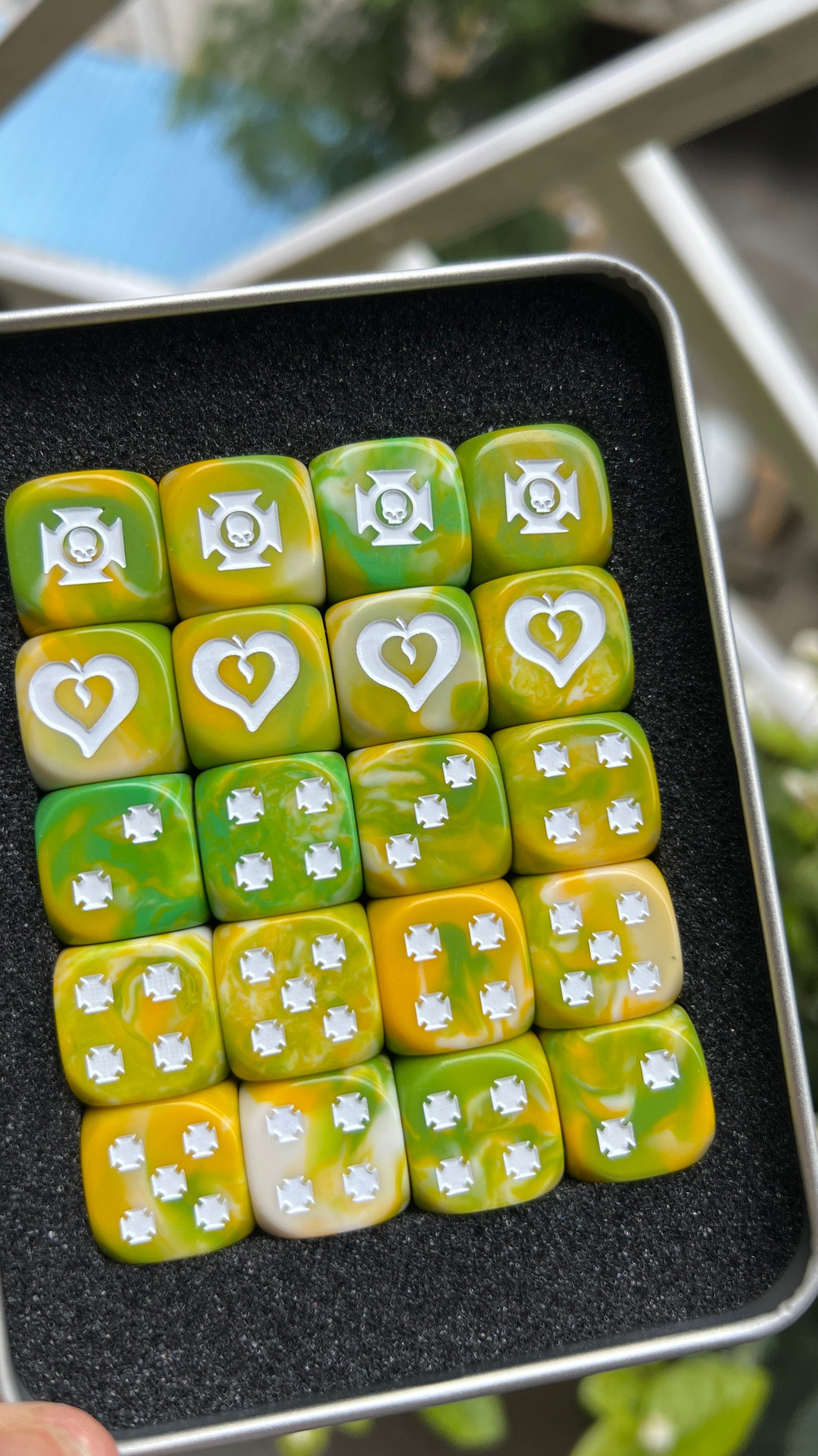 Warhammer 40K Adepta Sororitas Yellow Green Marble Resin D6 Dice Set