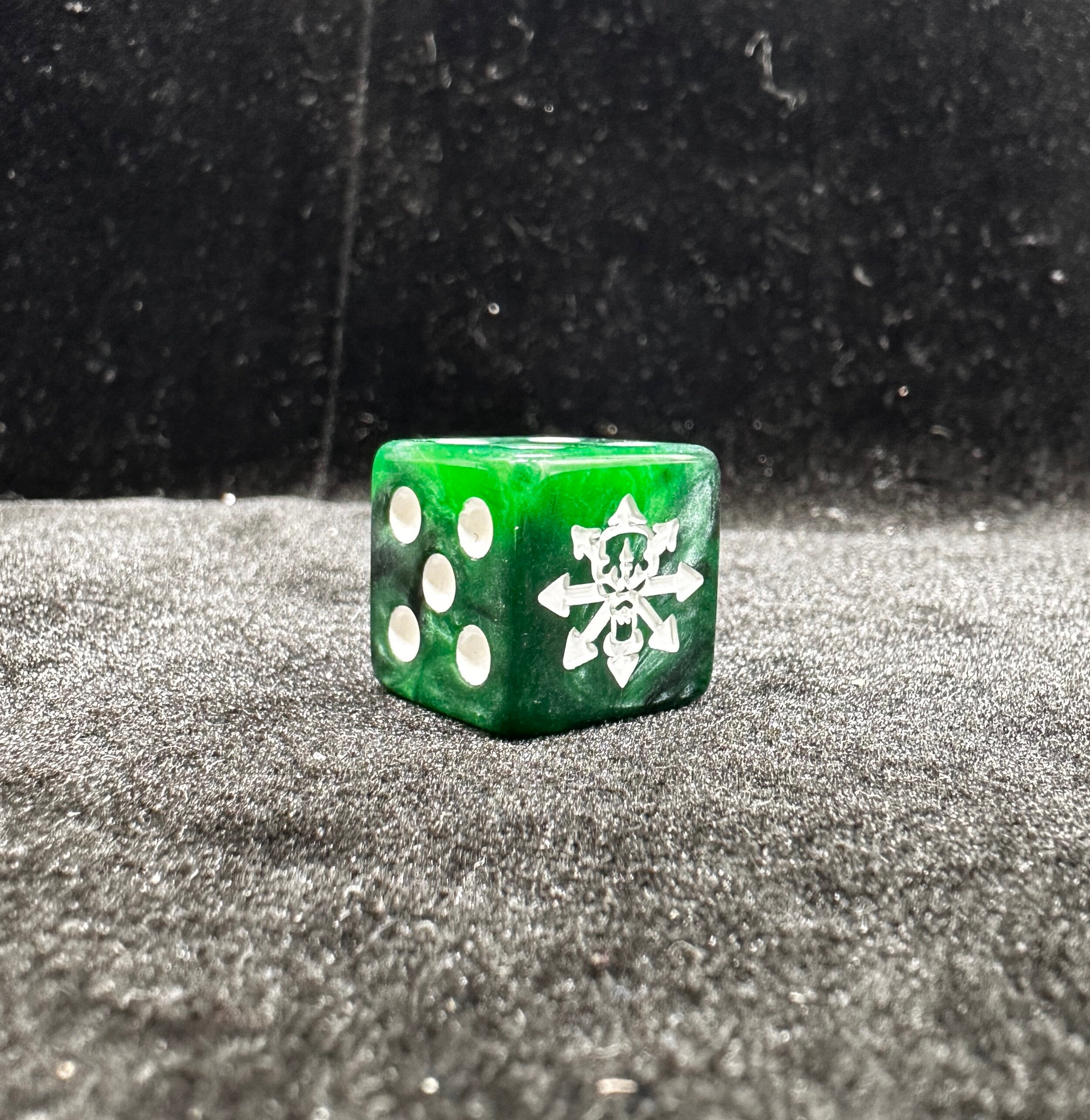 Imperial Knight vs Chaos Knight Dice Set | Good vs Evil Warhammer 40K Dice