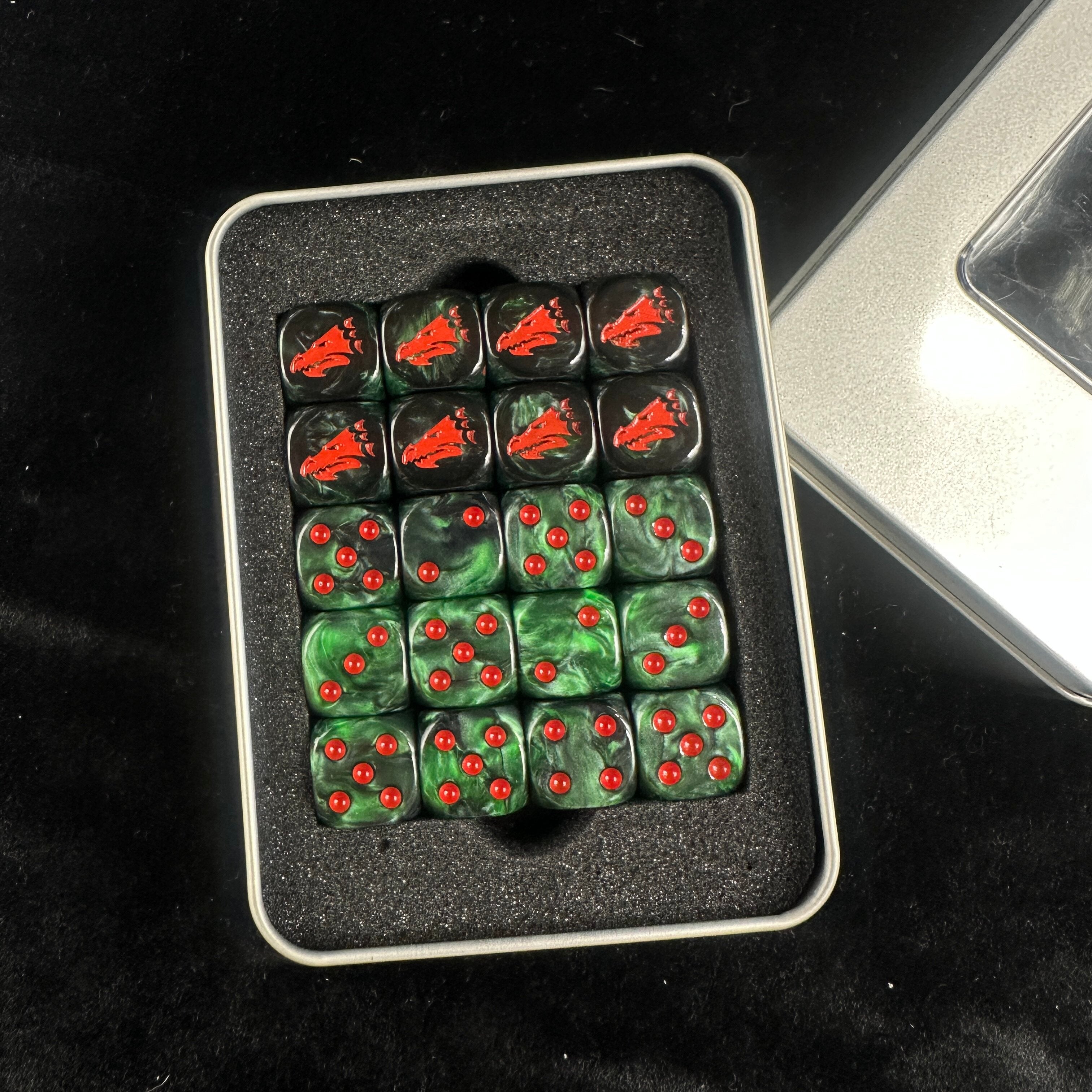 Warhammer 40K Salamanders D6 Dice | Lord of the Fire-Drakes Legion