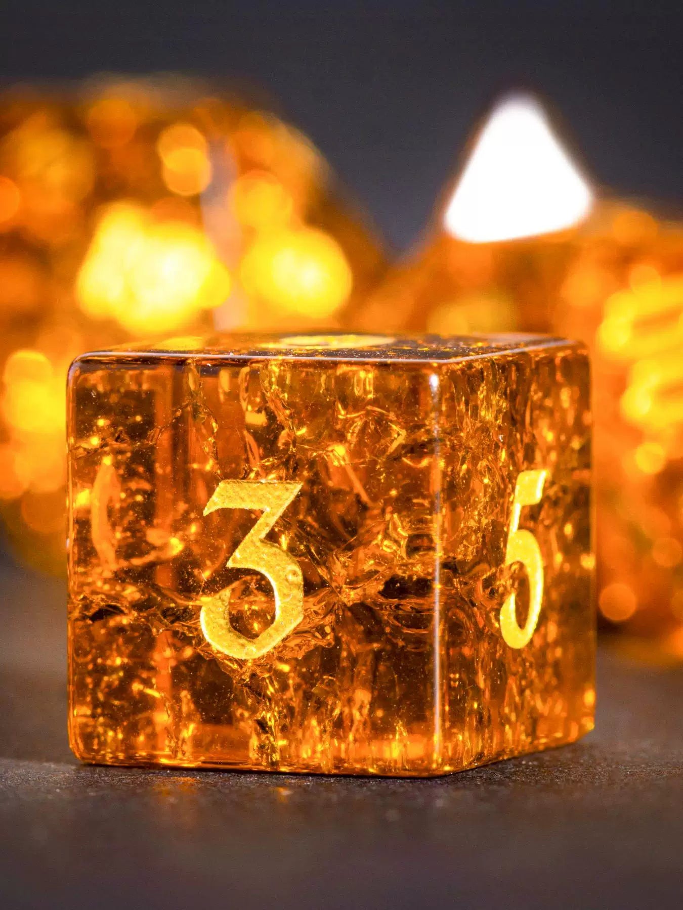 Popping orange glass COC running group dice dnd dice Cthulhu mythical dragon and dungeon board game multi-faceted dice