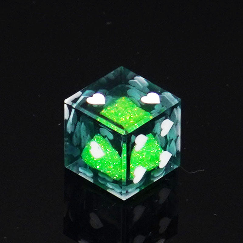 D6 Heart Pip Quicksand Dice – Premium Resin Glitter Dice for DND & TTRPG 18mm | Bear Dice