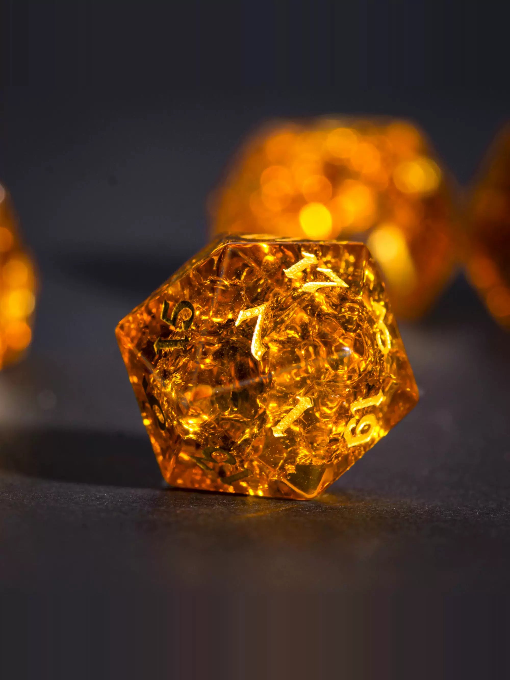 Popping orange glass COC running group dice dnd dice Cthulhu mythical dragon and dungeon board game multi-faceted dice