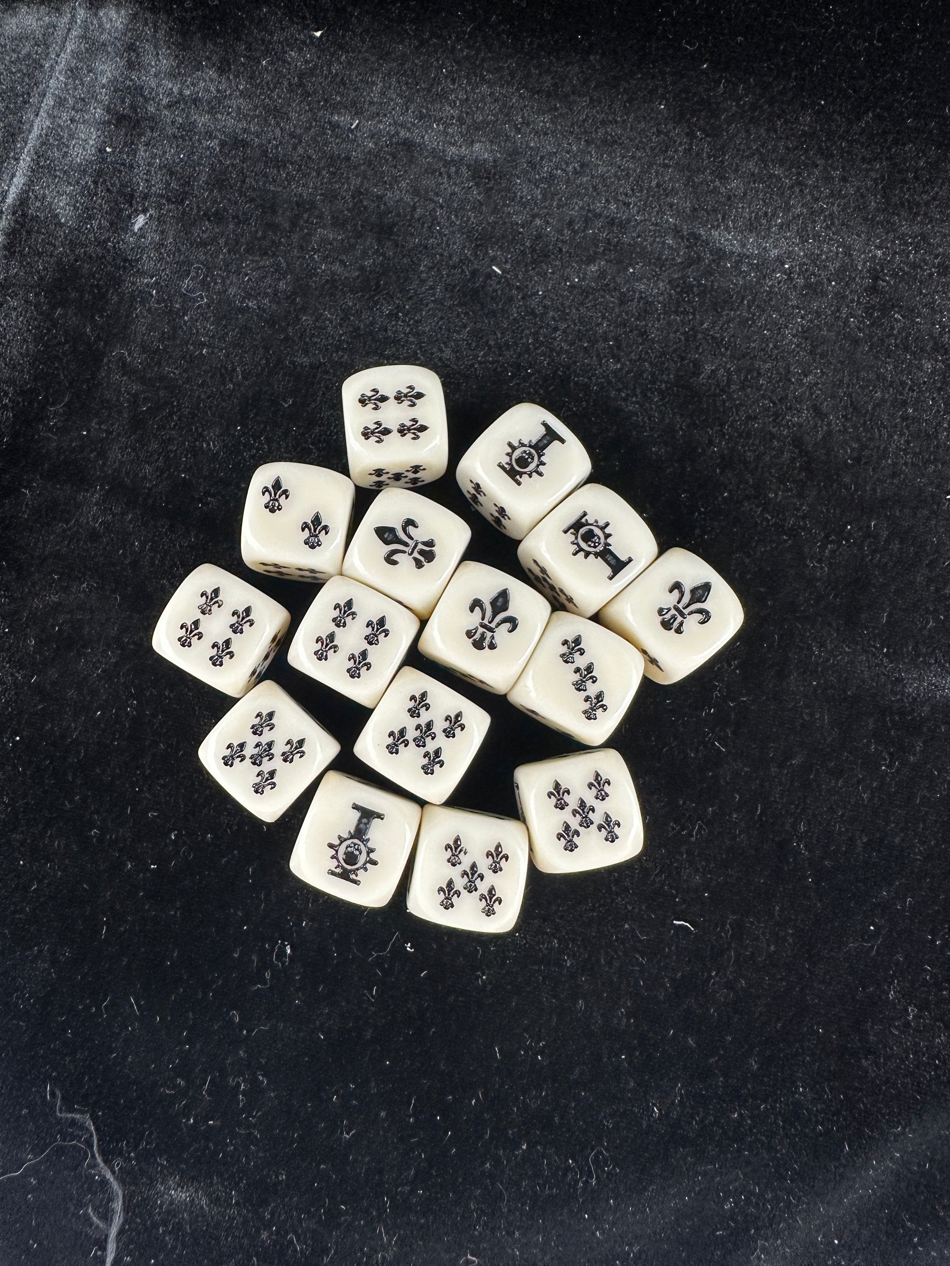 Warhammer 40K Adepta Sororitas Fleur-de-lis Off-White Acrylic D6 Dice