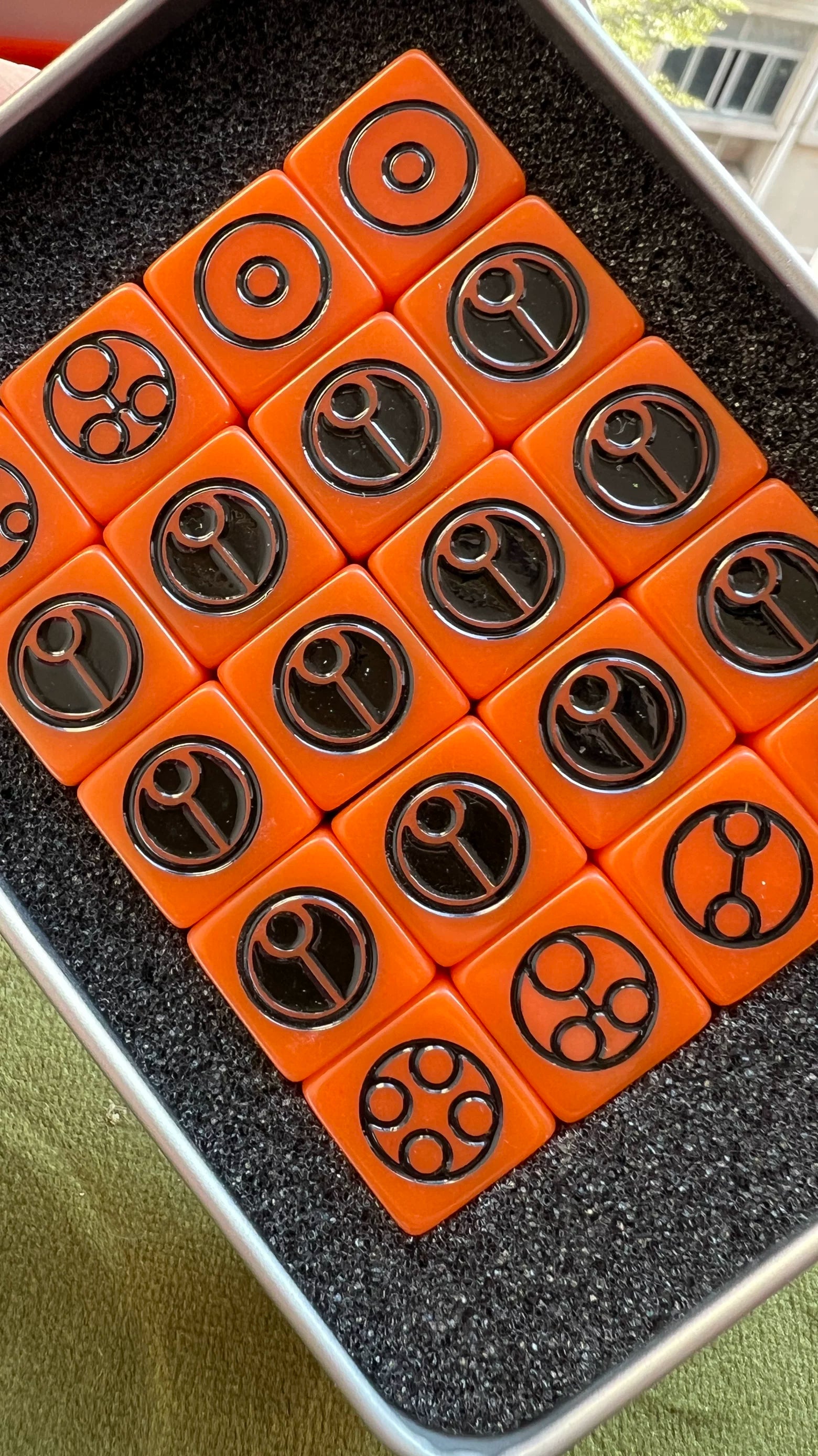 Warhammer Game: Warhammer 30k Dice Custom Warhammer 40k Titanium Empire 20-piece Equipped Warhammer Dice, Titanium Empire Dice