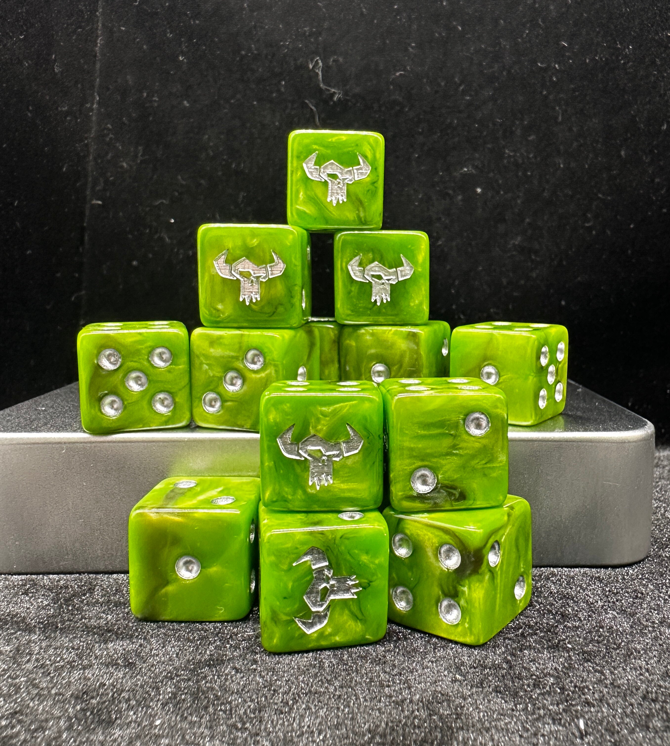 Warhammer 40K Orc Skull Turquoise Vortex Acrylic D6 Dice