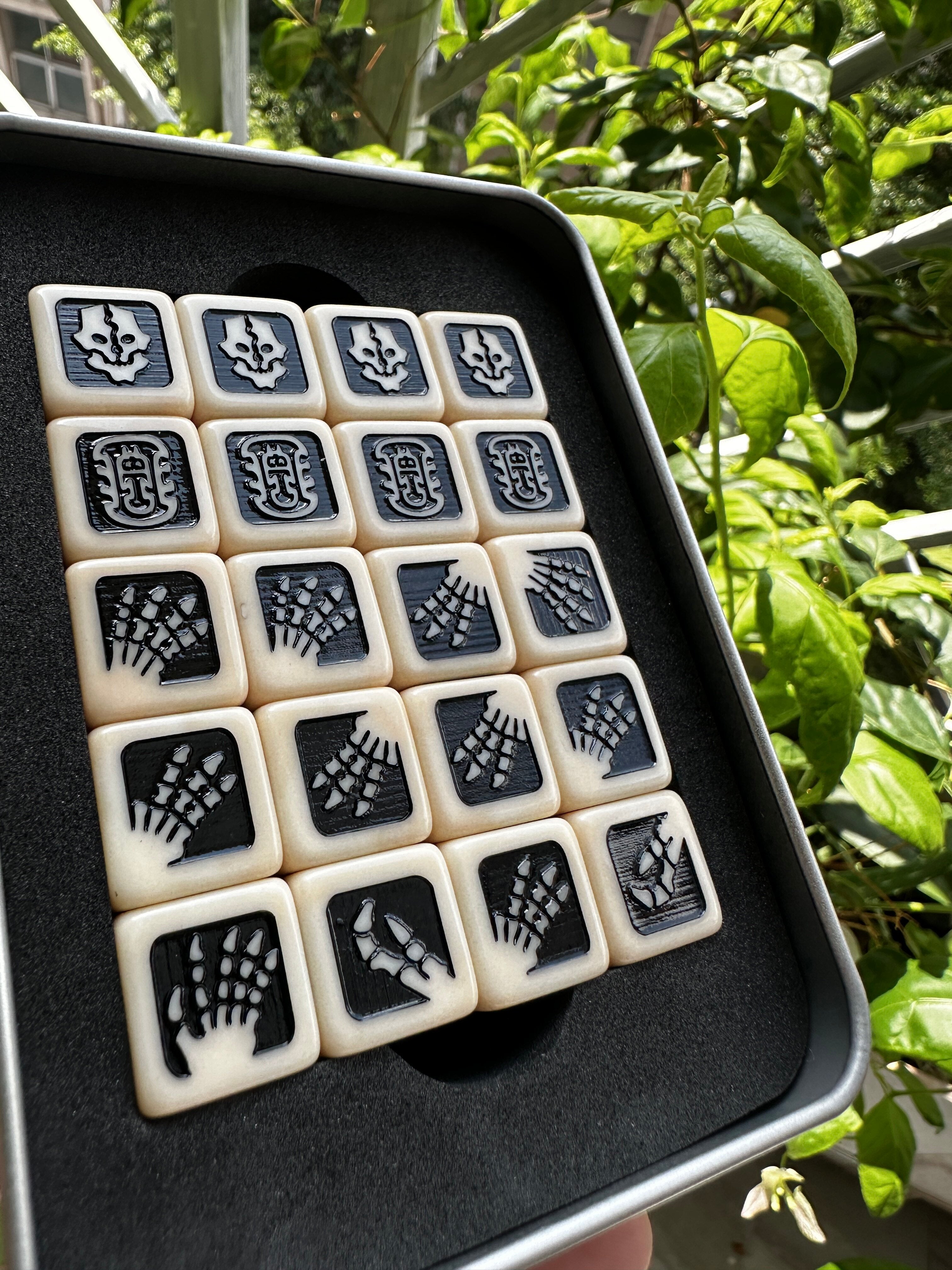 Warhammer 40K Ossiarch Bonereapers White Acrylic D6 Dice