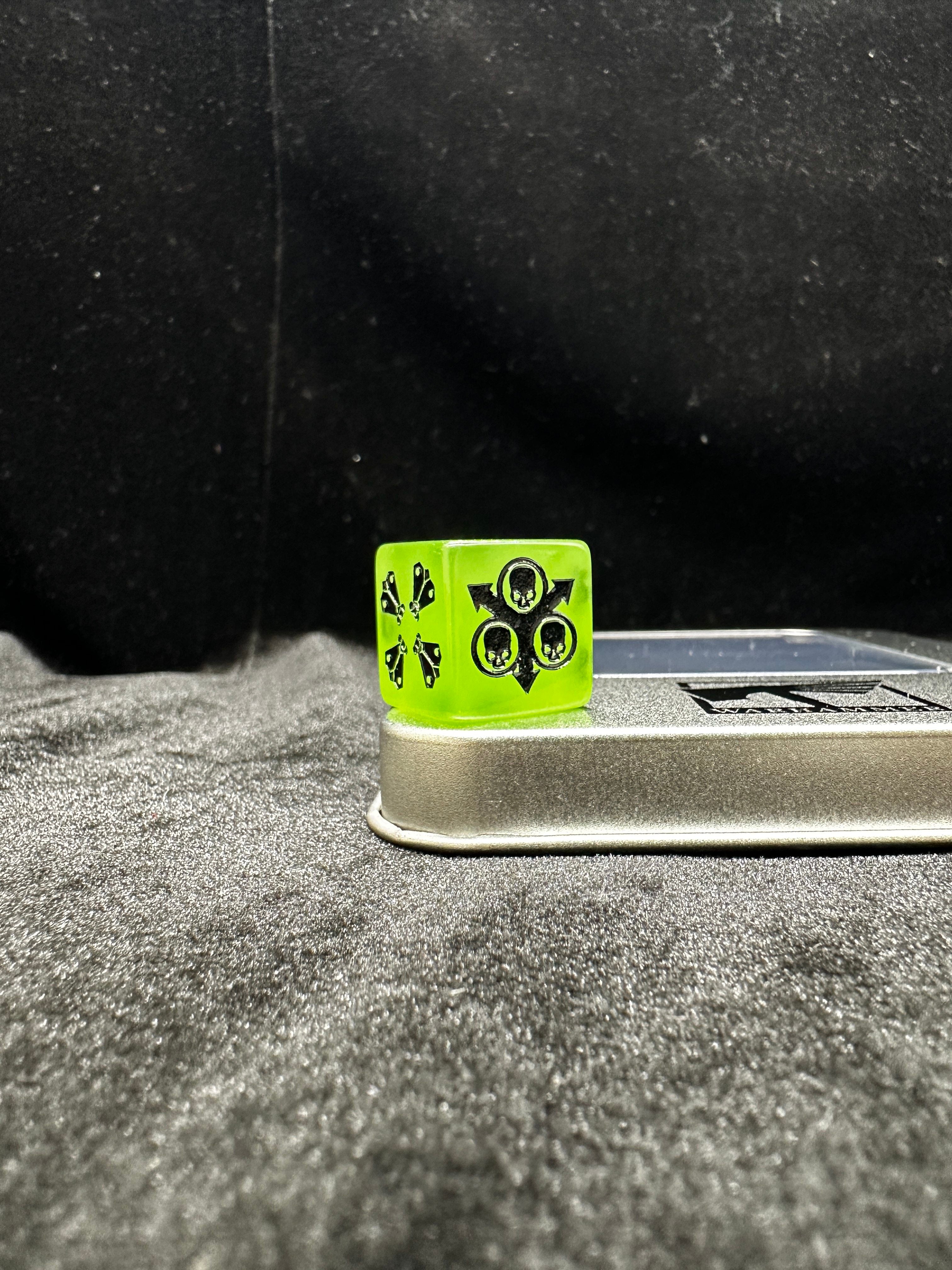 Warhammer 40K Death Guard Plague Dice – Glow-in-the-Dark Acrylic D6