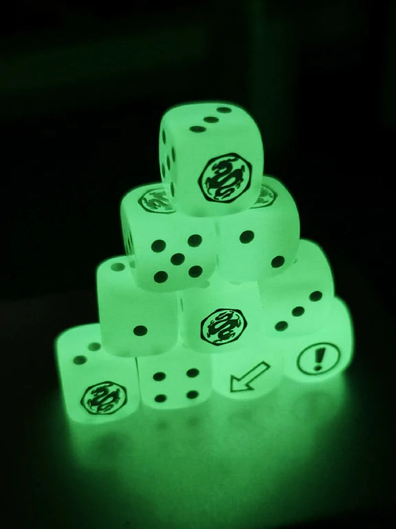 Warhammer 40K Glow-in-the-Dark Dragon-Style Bright Green Acrylic D6 Die with White Pips | Bear Dice