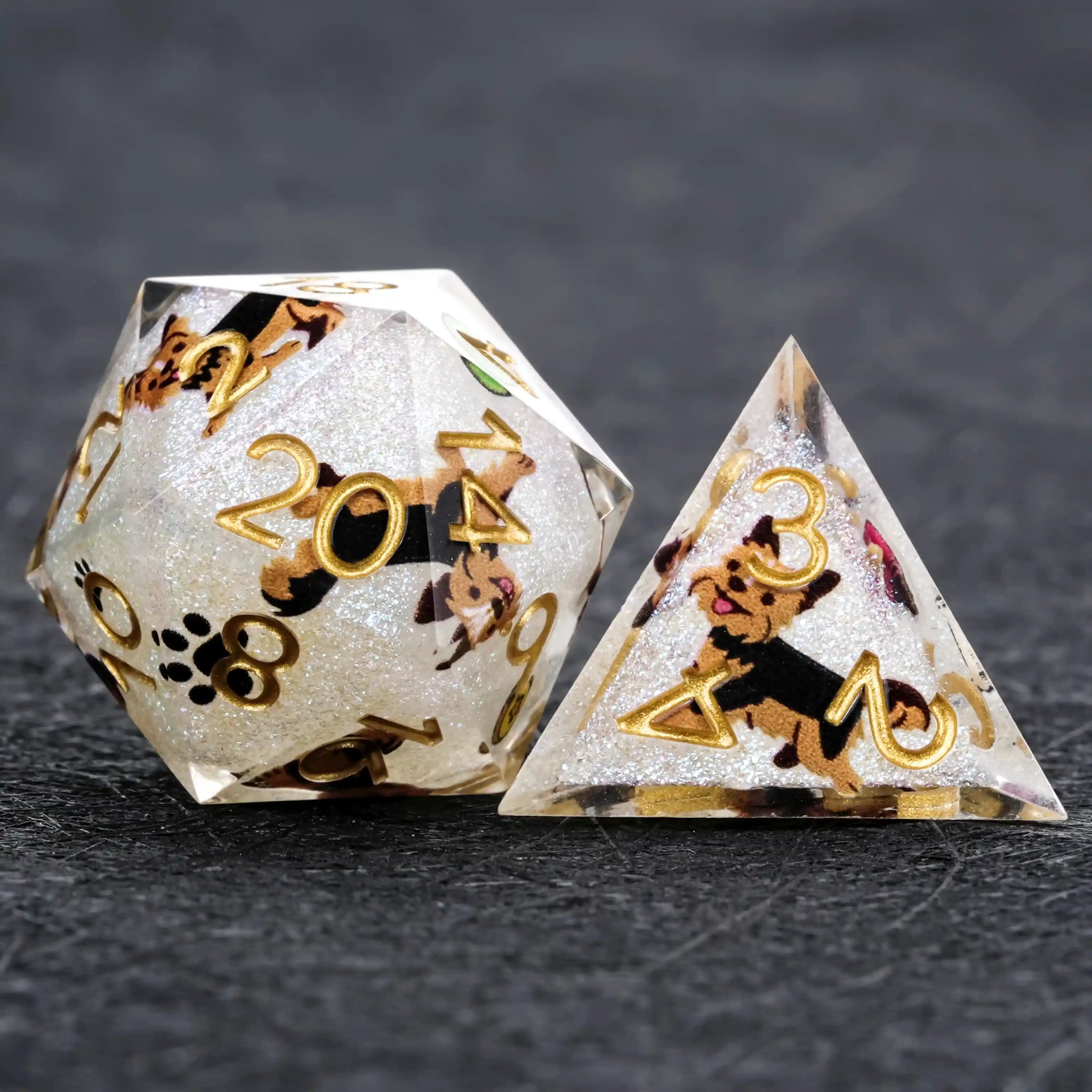Kickstarter Dice – White Glitter Resin Yorkshire DND D20 and D4 Dice | Bear Dice