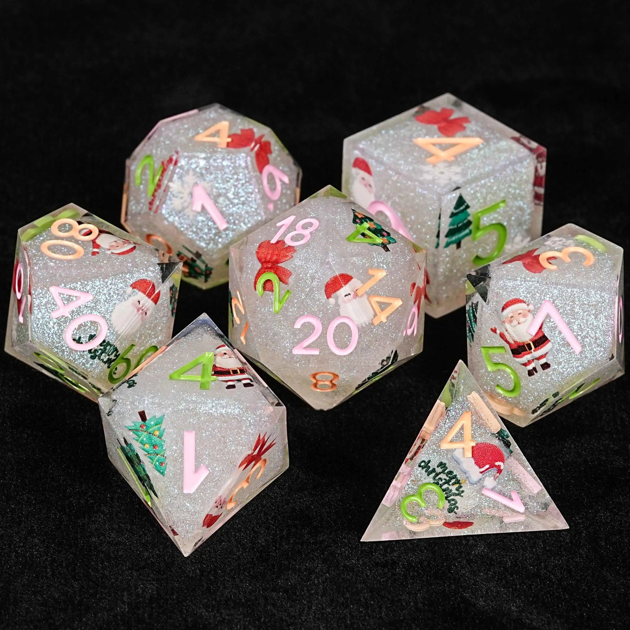 Christmas Special - 7 Piece White Resin Dice Set - Collectible and adventurous - Bear Dice
