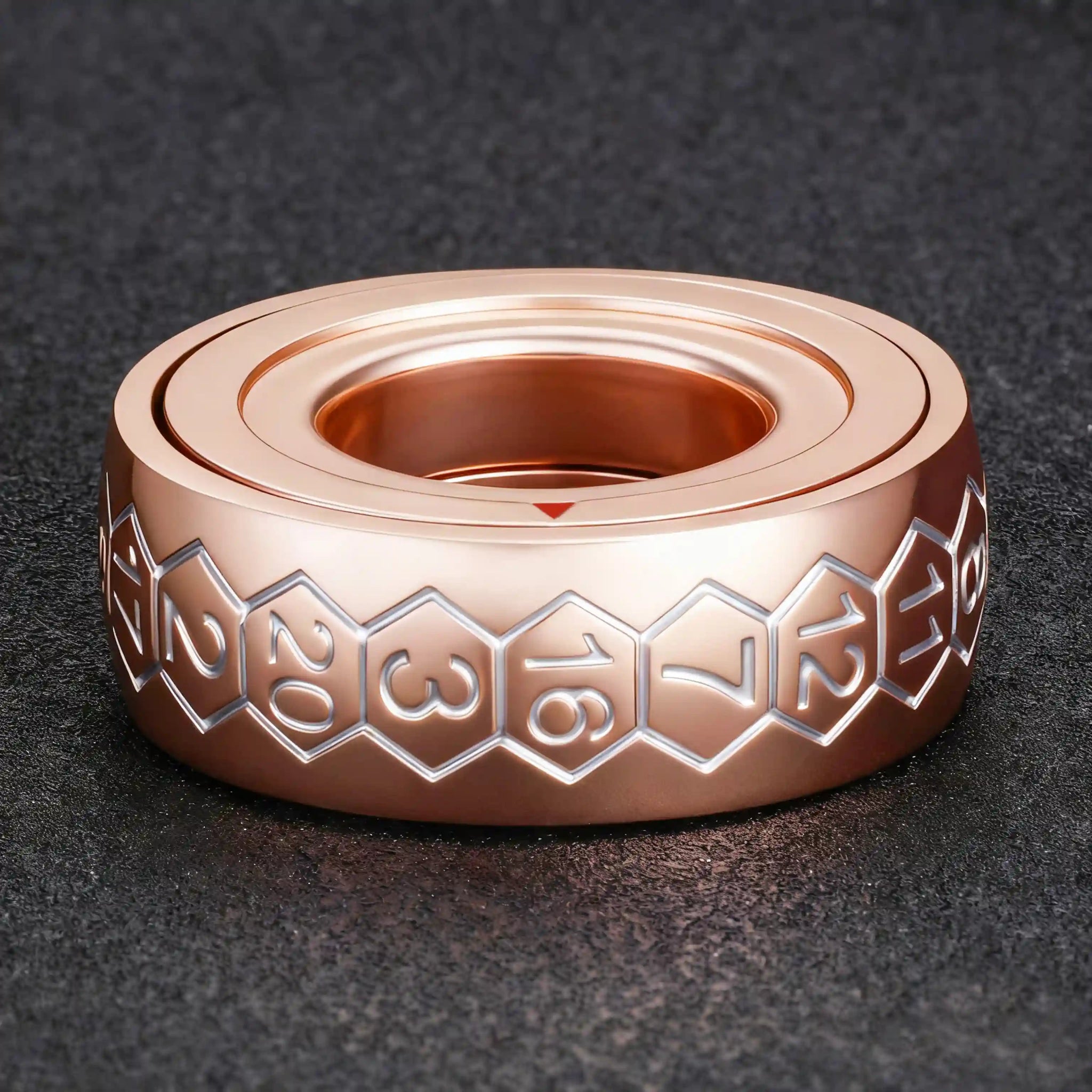 Cool Metal Fingertip Spinning D20 Dice Ring - Bear Dice