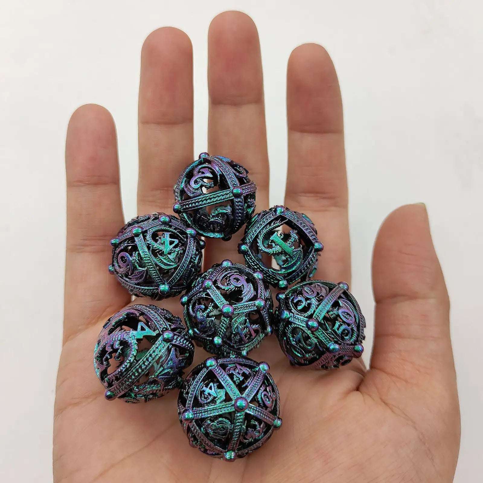 Cool pterosaur spreading wings Metal hollow edge rounded corners dnd dice set purple and blue gradient - Bear Dice