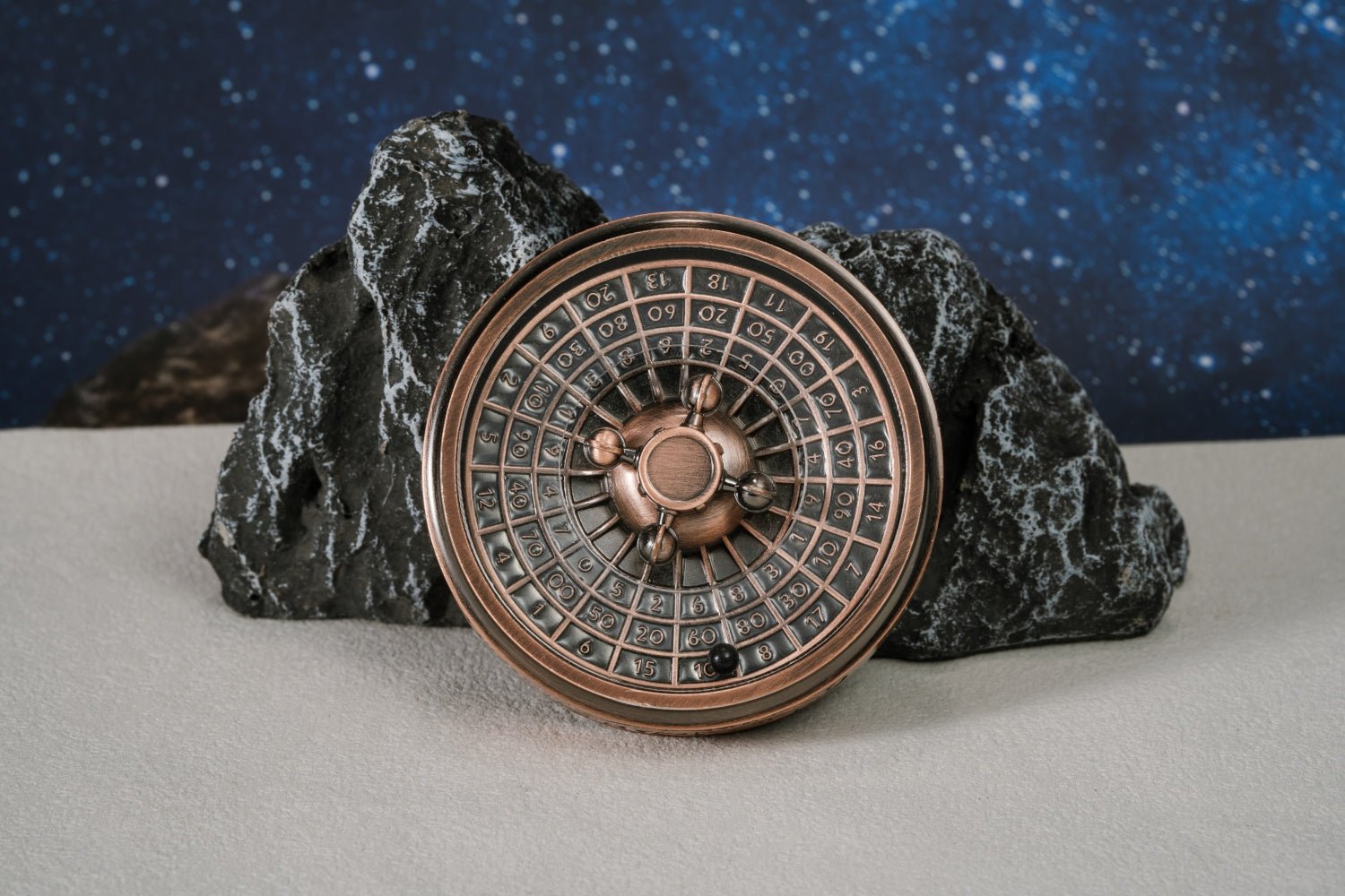 Dice Spinner — Multi - Functional Metal Wheel of Fortune DND Dice Spinner - Bear Dice