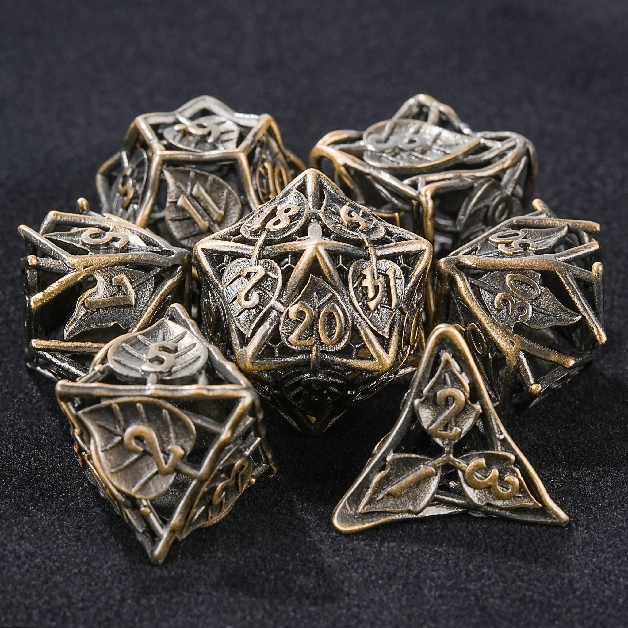 Dragon Pride dice set + green - Bear Dice