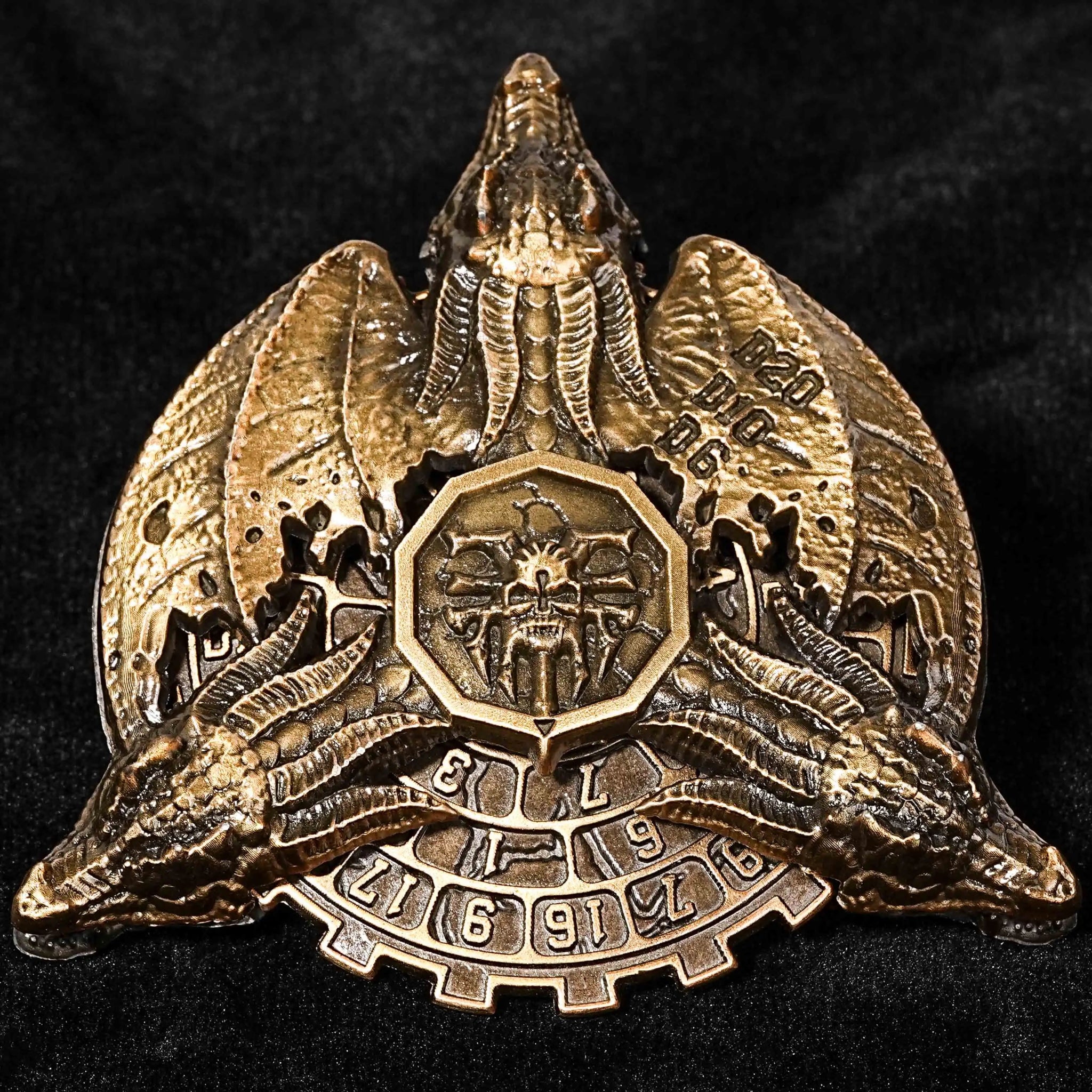 Dragon Wing Blood Badge - Cool Fidget Spinner Metal DND Dice Set - Bear Dice