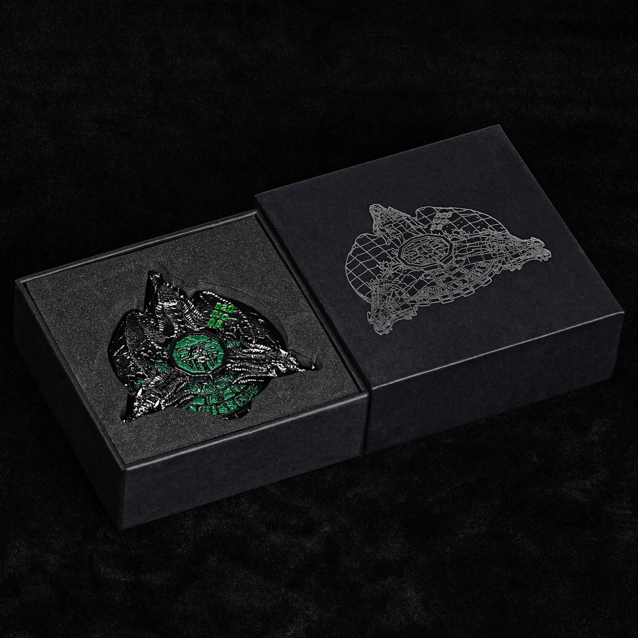 Dragon Wing Blood Badge - Cool Fidget Spinner Metal DND Dice Set - Bear Dice