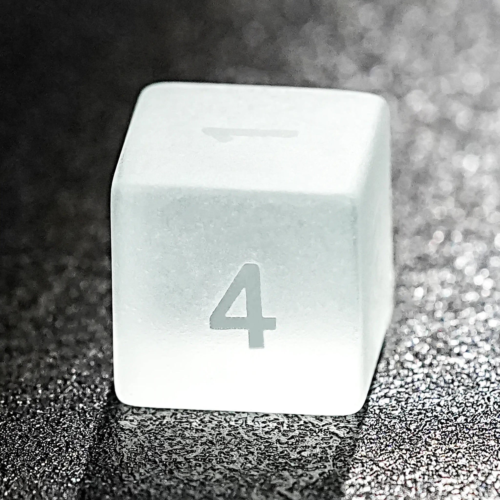 Light yellow gummy frosted and smooth gemstone dice set - Bear Dice