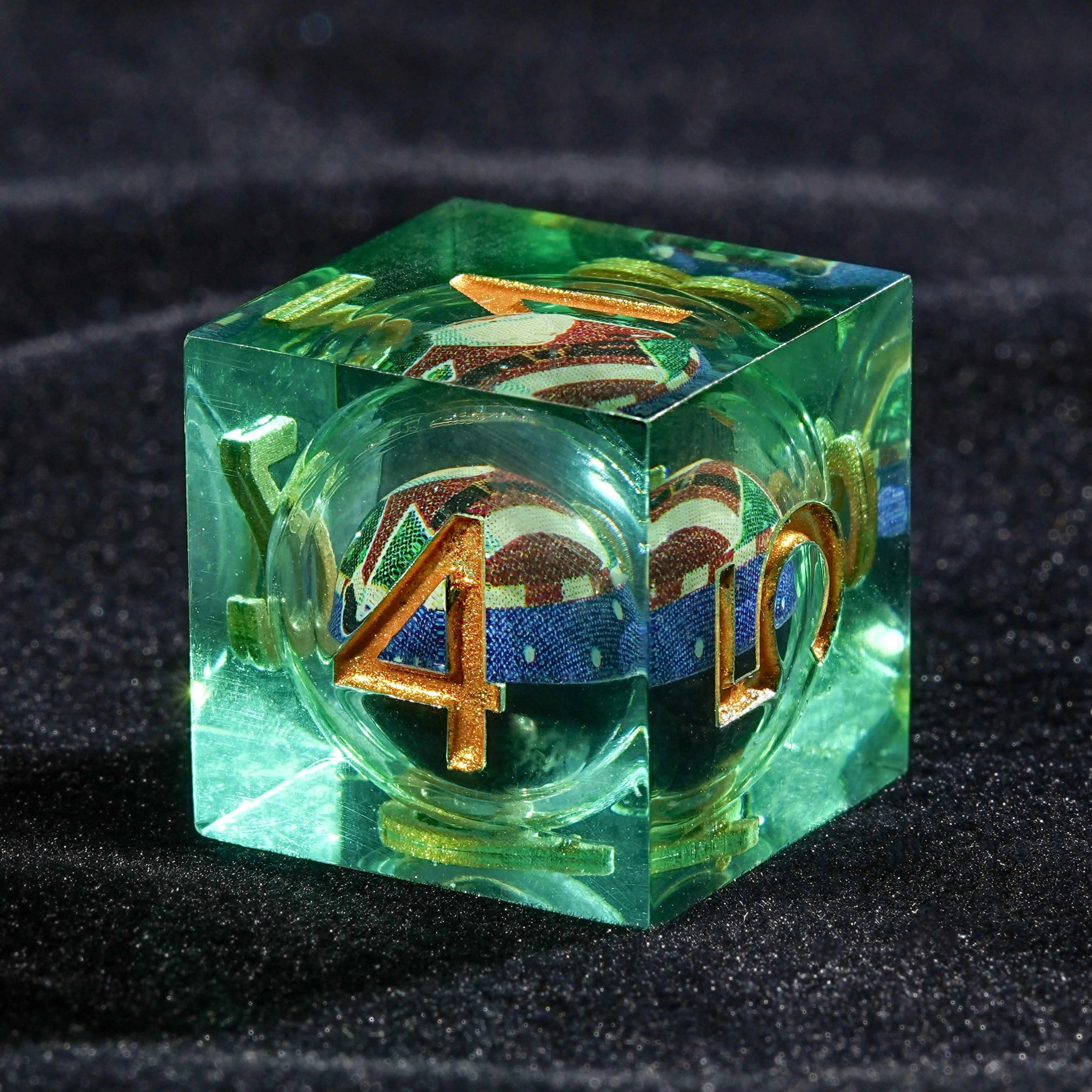 Night of Carnival - Green Resin Christmas Kernel Dice Set + Gold Font - Bear Dice