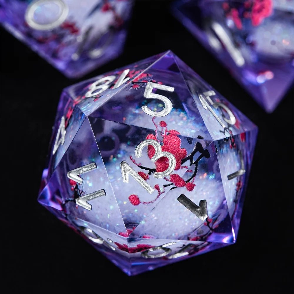 Sharp - edged plum blossom resin DND dice set + gold numbers - Bear Dice