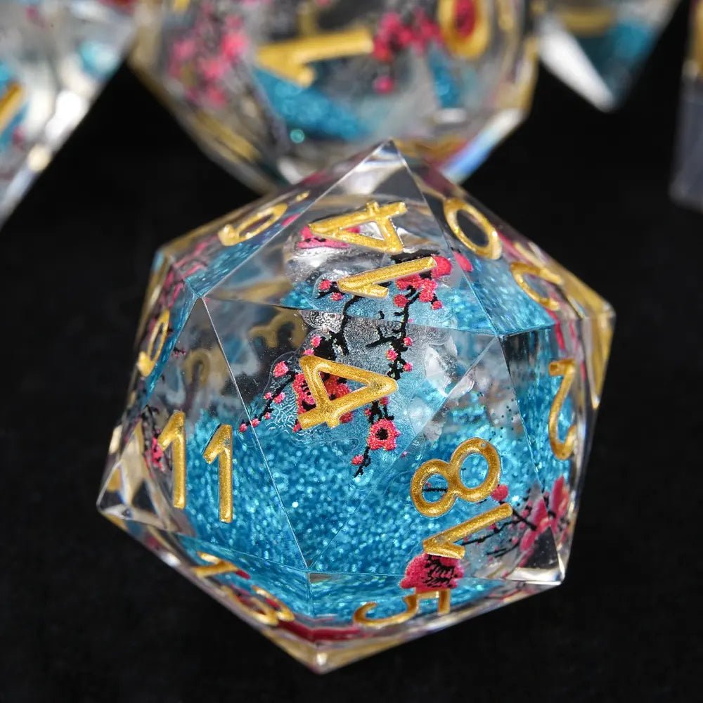 Sharp - edged plum blossom resin DND dice set + gold numbers - Bear Dice