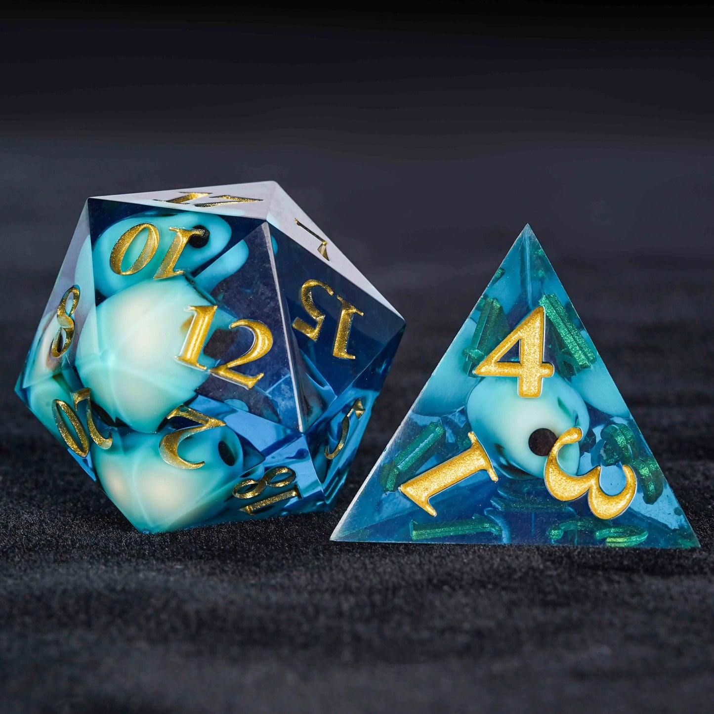 Horror Skull Blue Resin DND D20 Dice + D4 Dice | Bear Dice