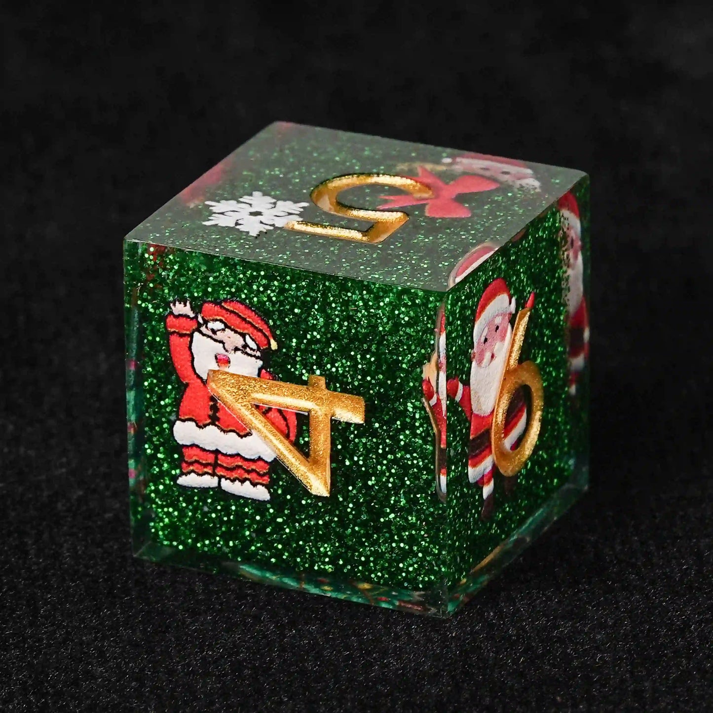 Christmas Spree: green resin dnd d6 dice + gold numbers | Bear Dice