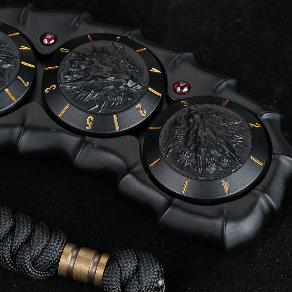 Cool 7-in-1 Metal Rotating Handheld Dice