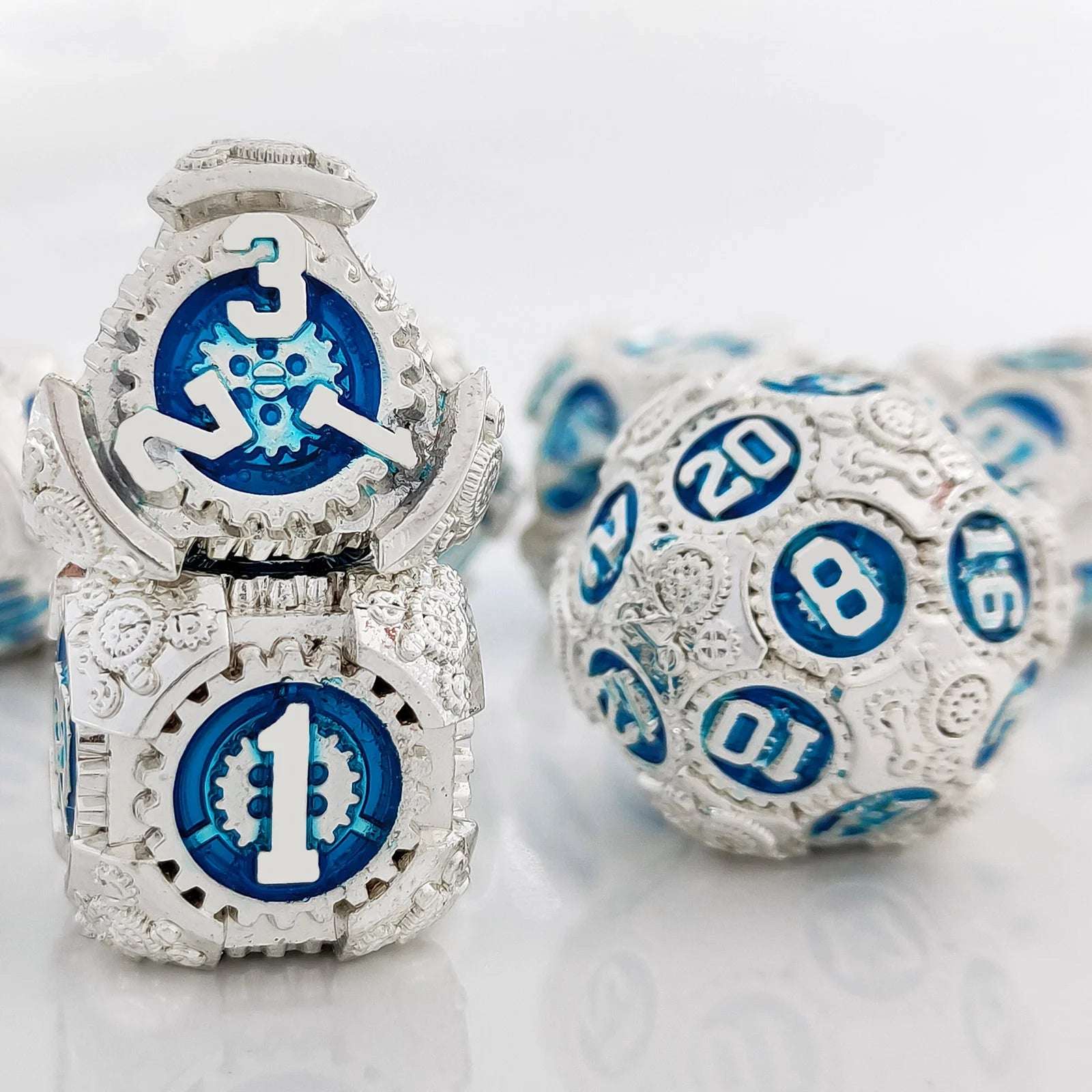 Stargazer - Silver and Blue Gear Solid Metal DND D4 dice、D6 dice、D20 dice | Bear Dice