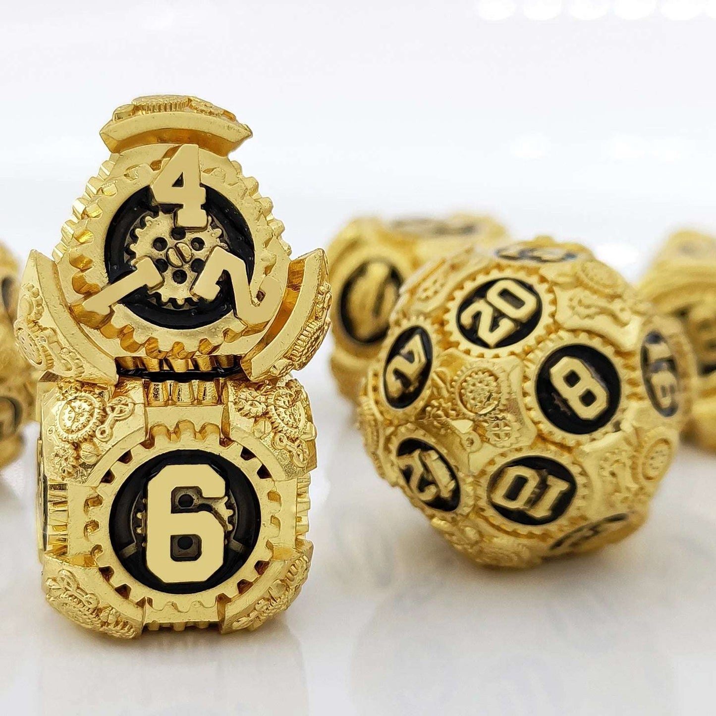 Gold Gear Imitation Gold Black Solid Metal dnd D4 dice、D6 dice、D20 dice | Bear Dice