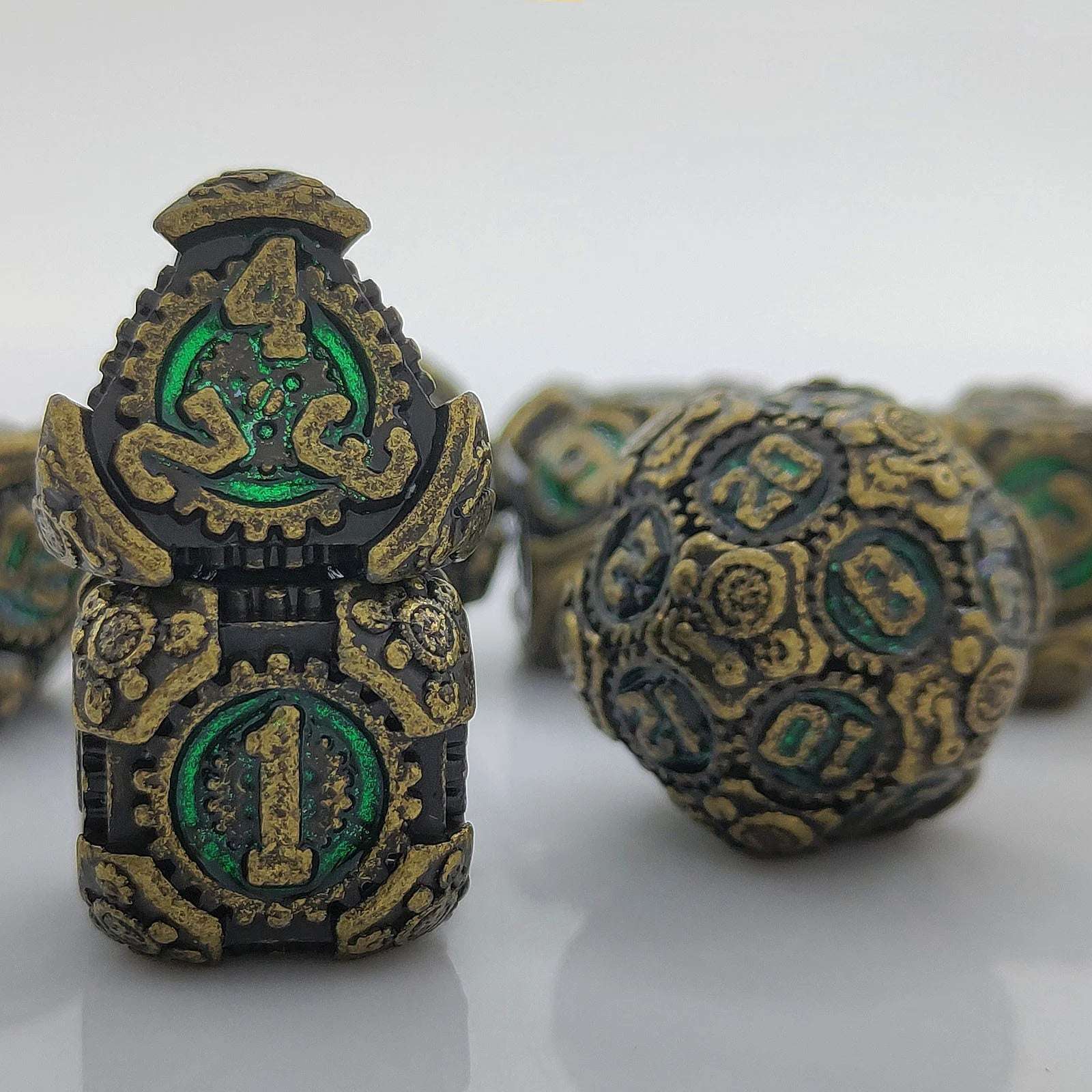 Green Mechanical Gear Metal DND Dice Set - Punk Style - D4 dice、D6 dice、D20 dice | Bear Dice